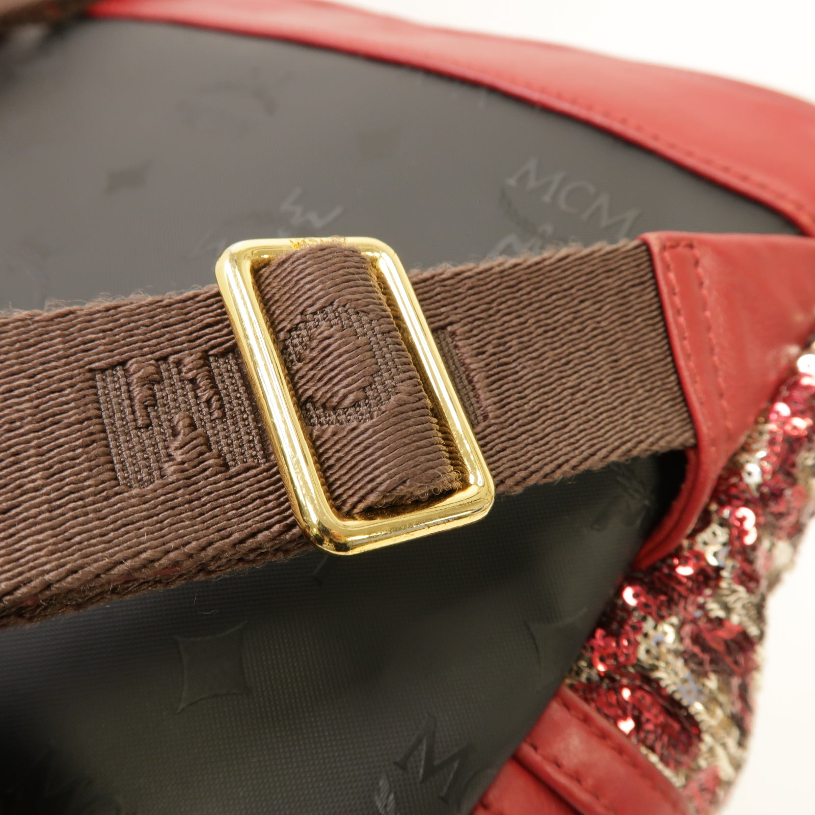 MCM 珠片Backpack金扣背包紅色