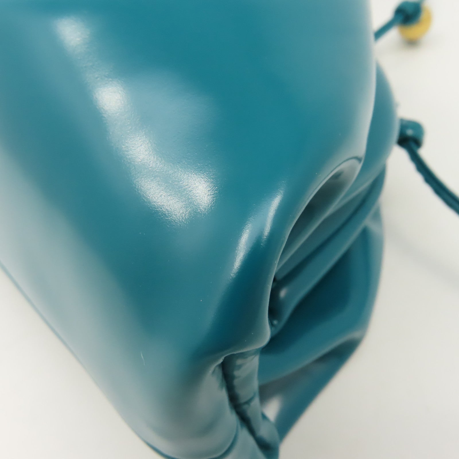BOTTEGA VENETA **【激減優惠】漆皮皮革Mini Pouch Bag肩背袋湖水綠色