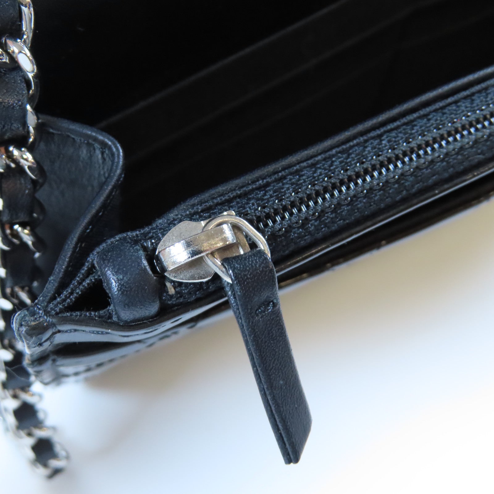 CHANEL 菱格漆皮皮革Wallet On Chain銀扣鏈帶肩背袋黑色