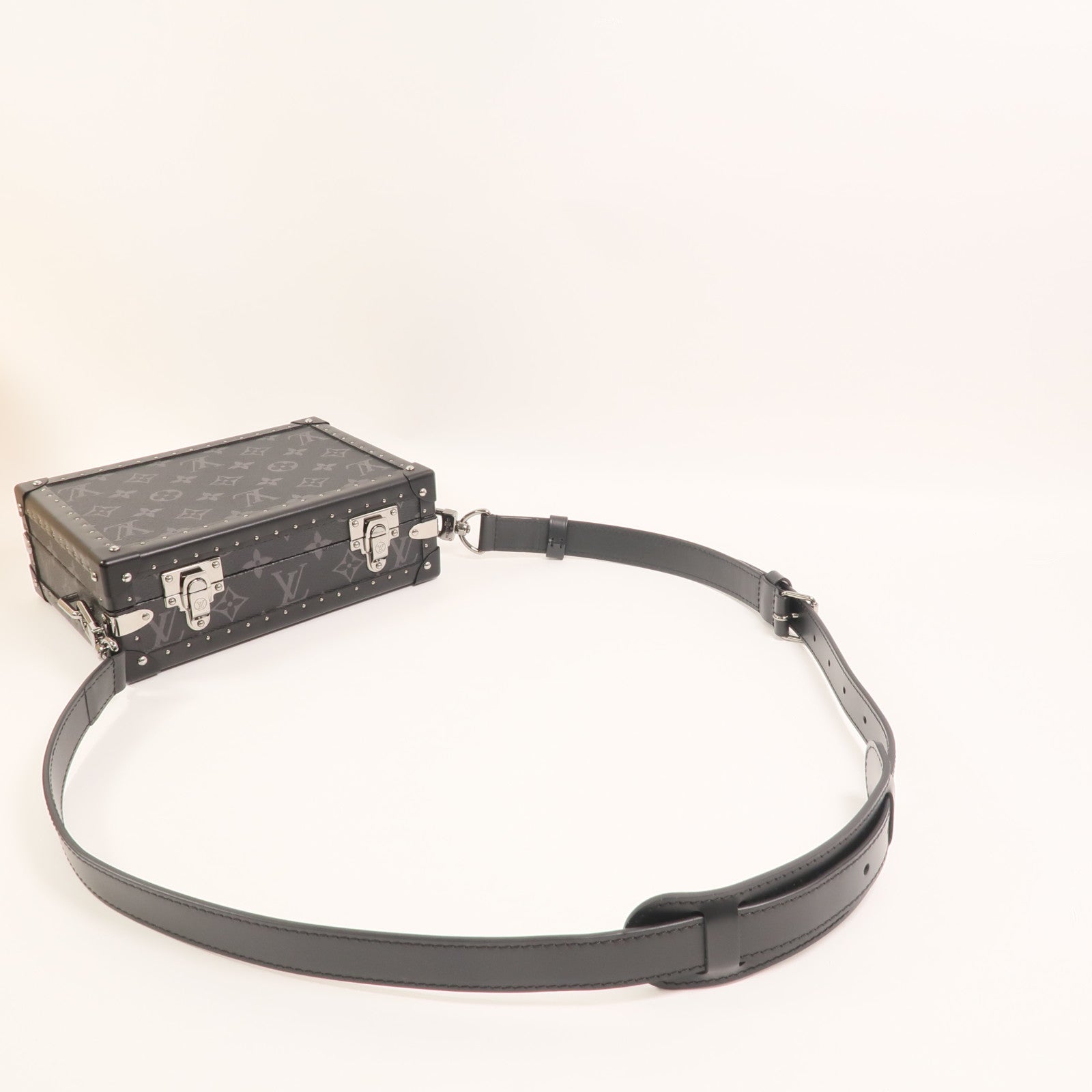 LOUIS VUITTON Monogram Eclipse Clutch Box肩背袋