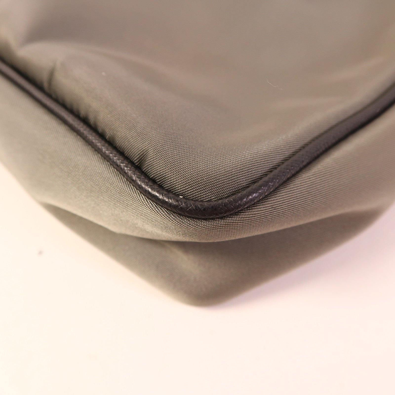 PRADA 尼龍Shoulder Bag銀扣肩背袋