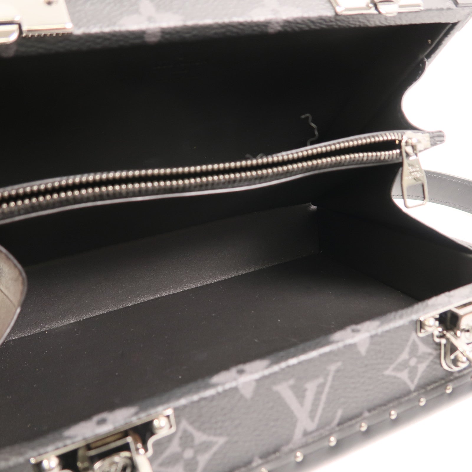LOUIS VUITTON Monogram Eclipse Clutch Box肩背袋