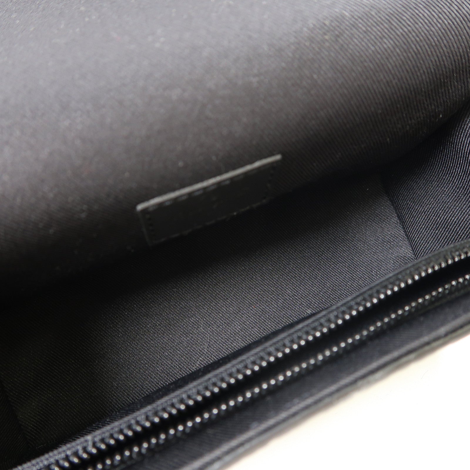 LOUIS VUITTON Taurillon Leather Steamer Wearable Wallet肩背袋黑色
