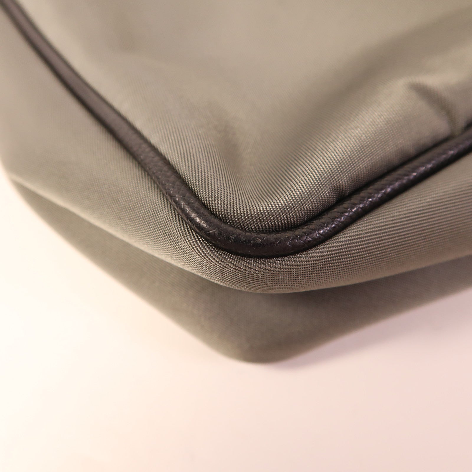 PRADA 尼龍Shoulder Bag銀扣肩背袋