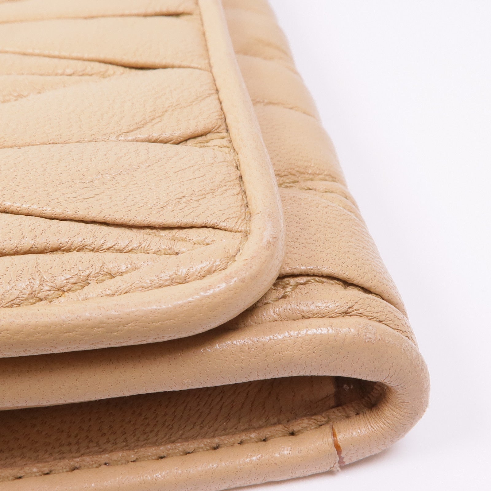 Miu Miu Nappa皮革Matelasse Long Wallet金扣長錢包