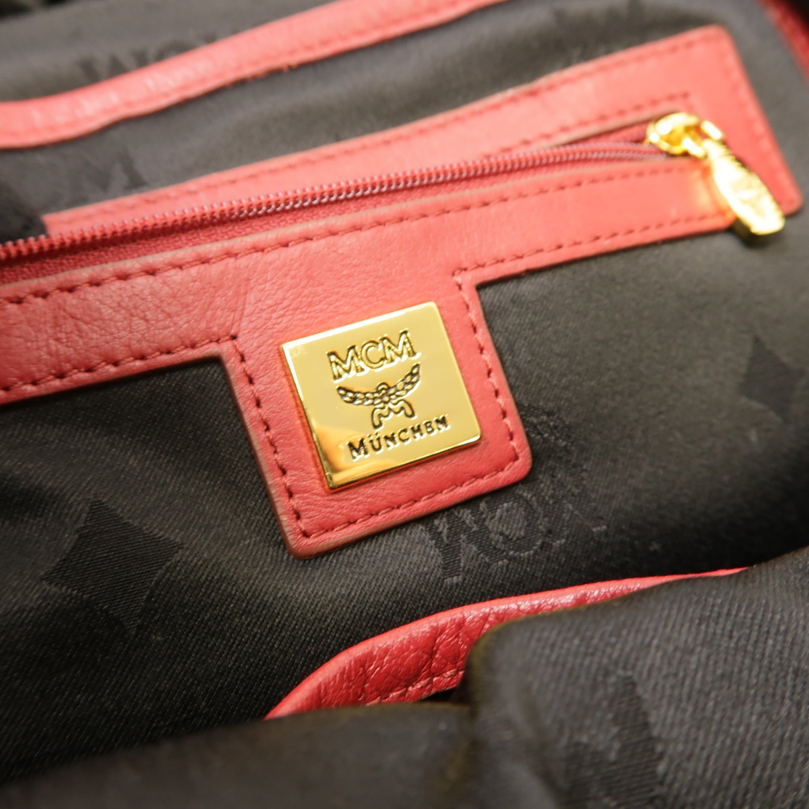 MCM 珠片Backpack金扣背包紅色