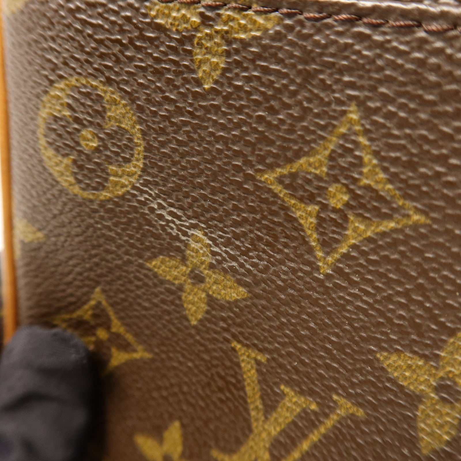 LOUIS VUITTON Monogram Pochette Gange金扣肩背袋
