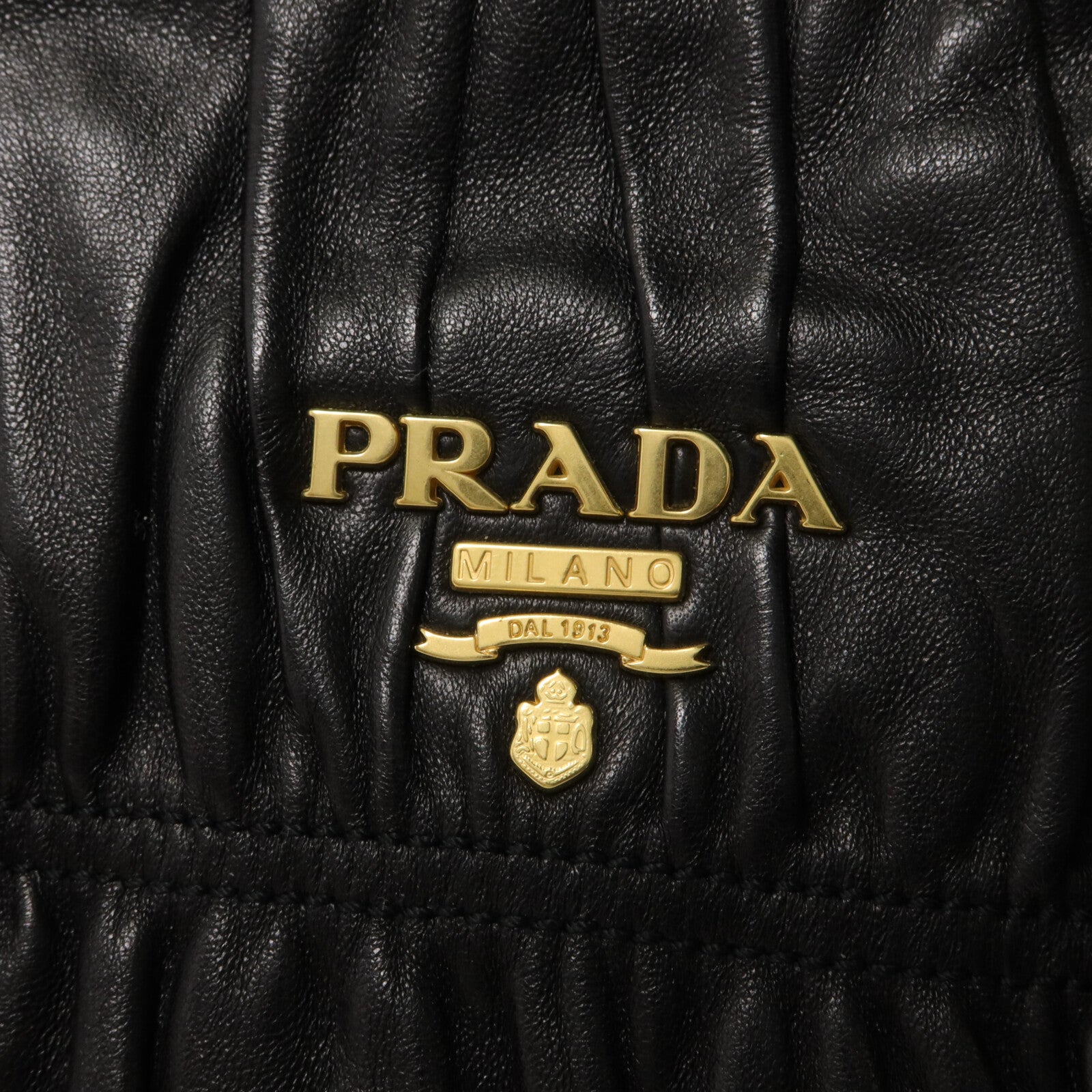 PRADA 牛皮皮革Gaufre Messenger Bag肩背袋