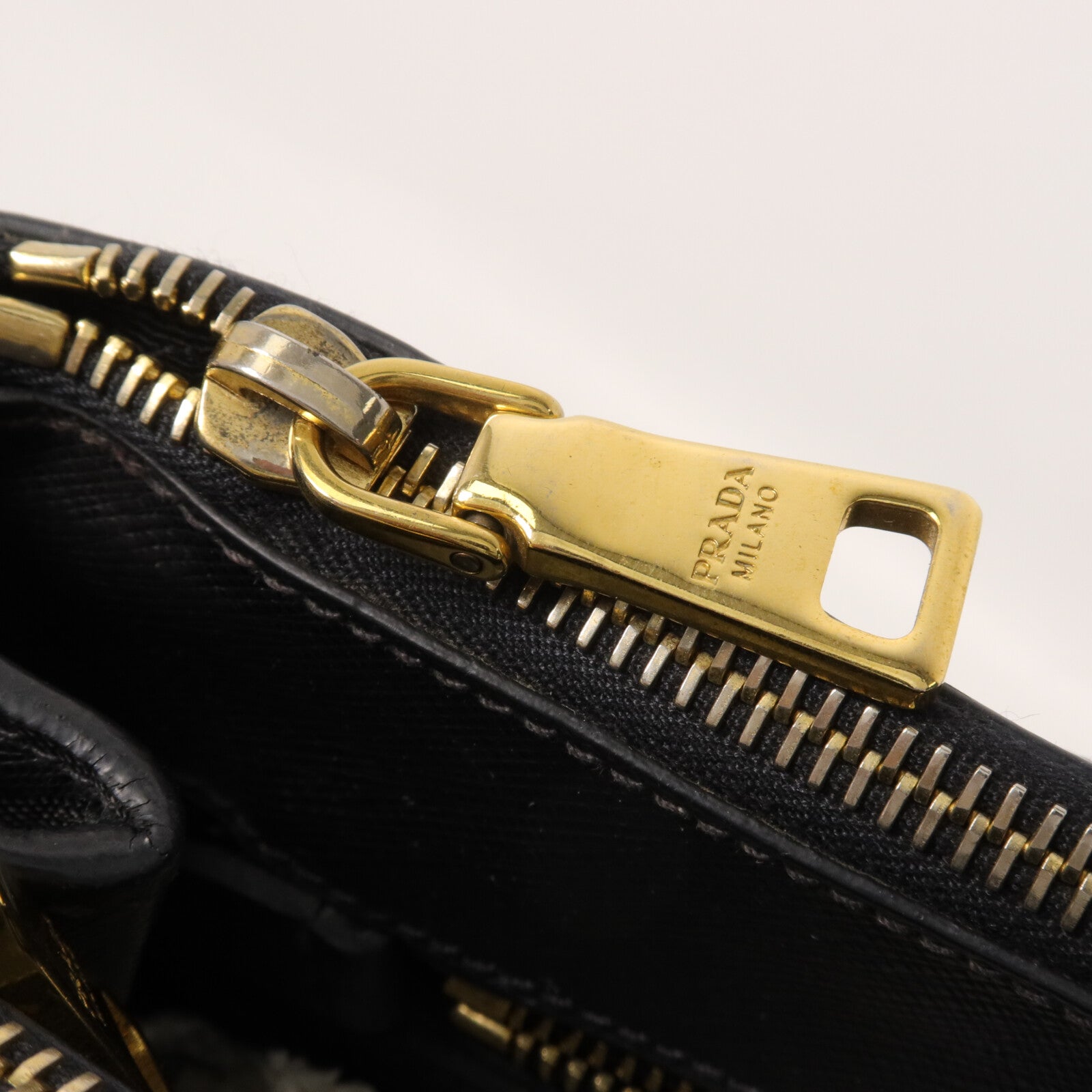 PRADA Saffiano皮革Galleria Bag手挽肩背兩用袋