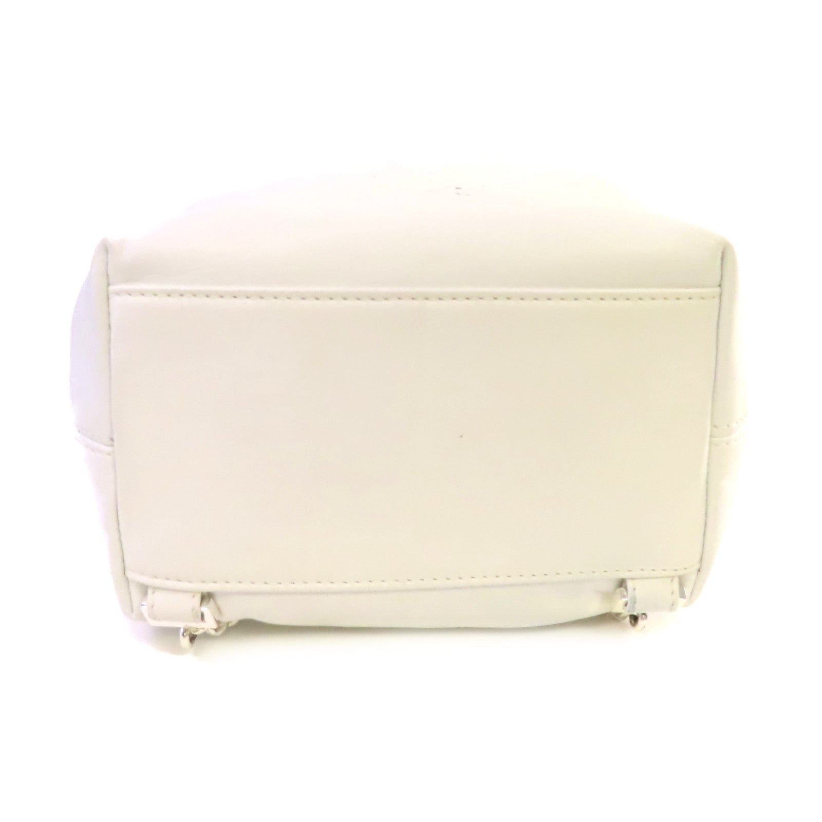 CHANEL 羊皮皮革Vintage Mini Bucket Backpack銀扣鏈帶背包白色