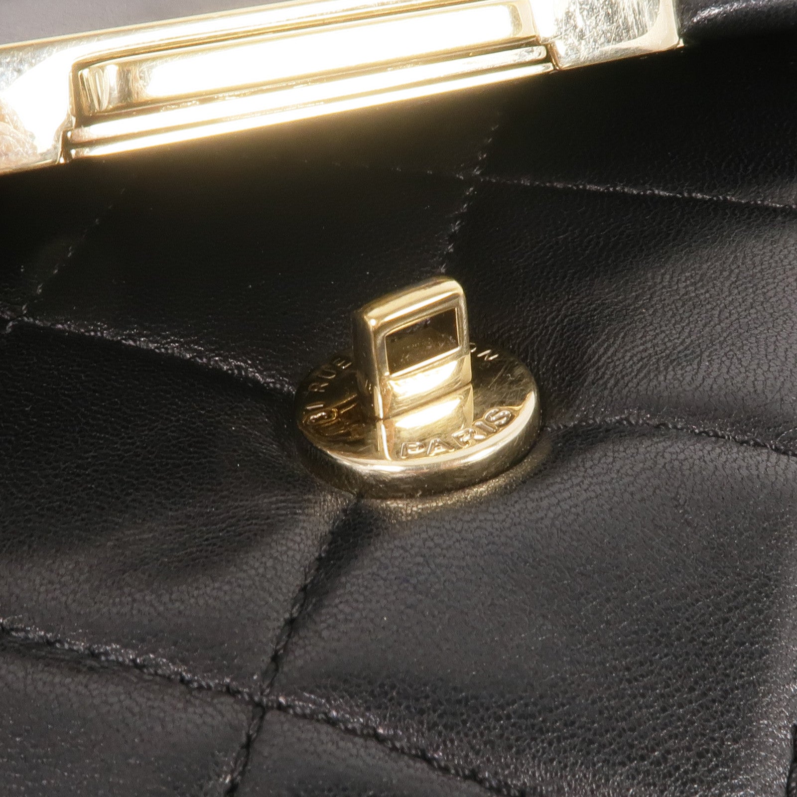 CHANEL 【激減優惠】羊皮皮革Chain Shoulder金扣鏈帶肩背袋