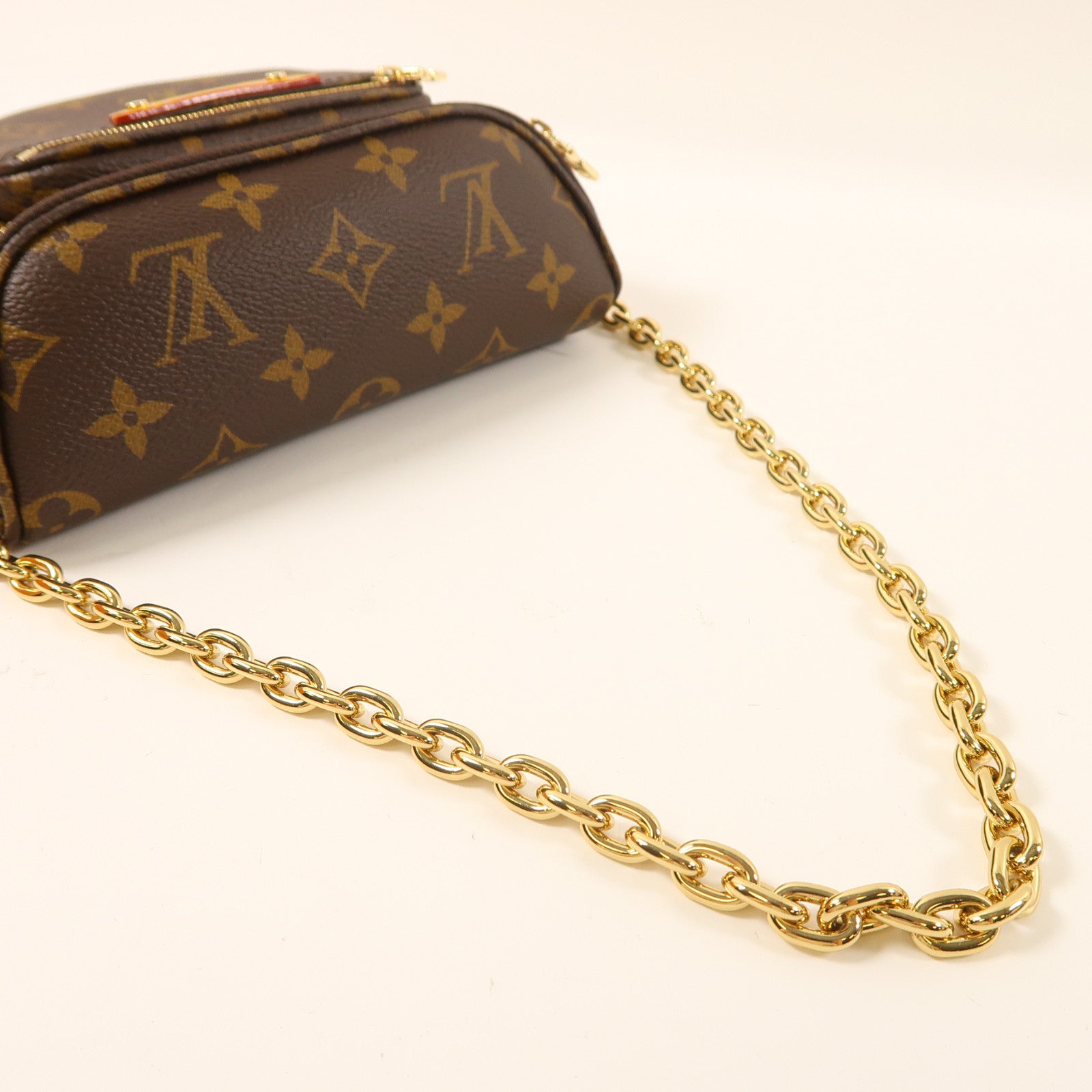 LOUIS VUITTON Monogram Mini Bumbag金扣肩背袋啡色