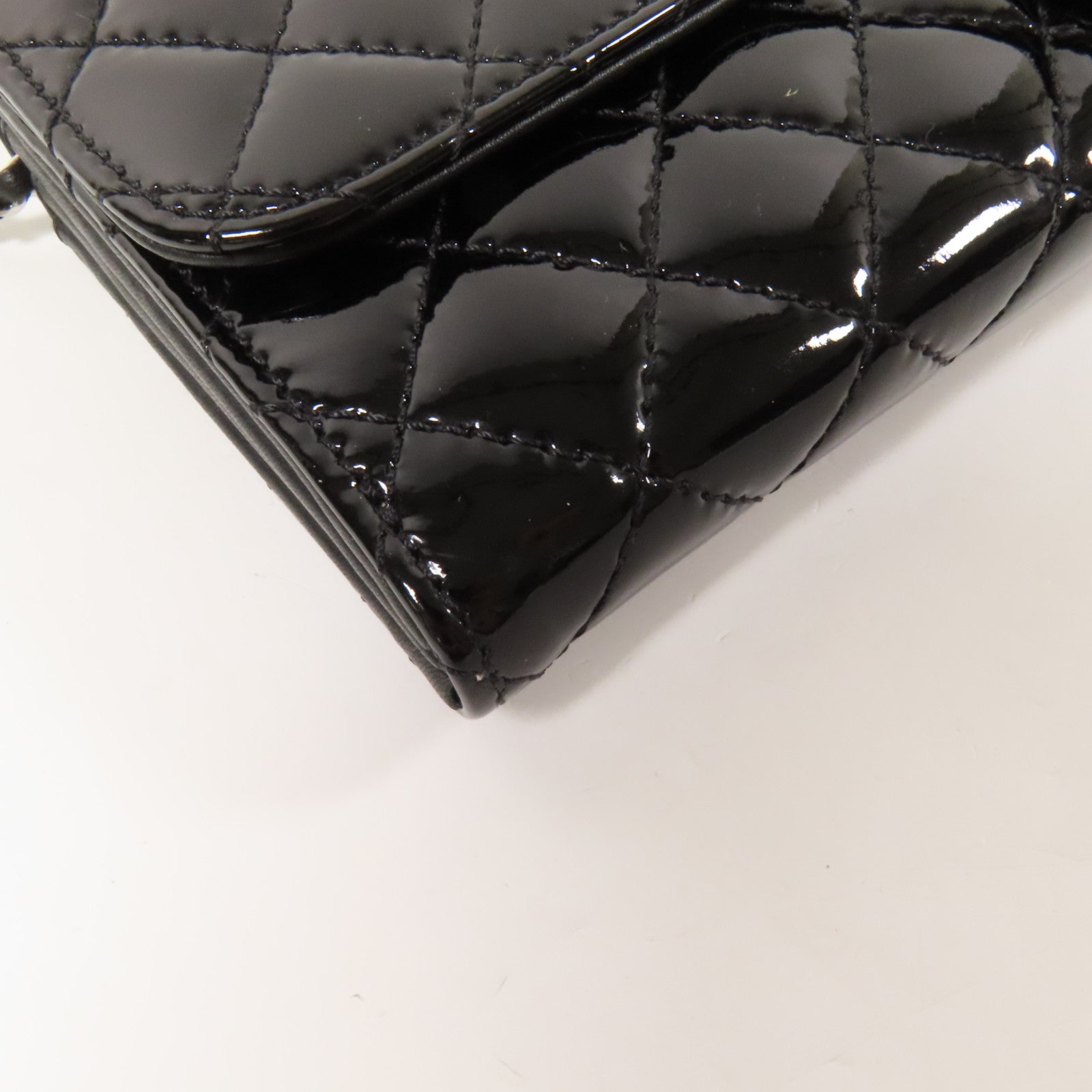 CHANEL 漆皮皮革WOC Wallet On Chain銀扣鏈帶肩背袋