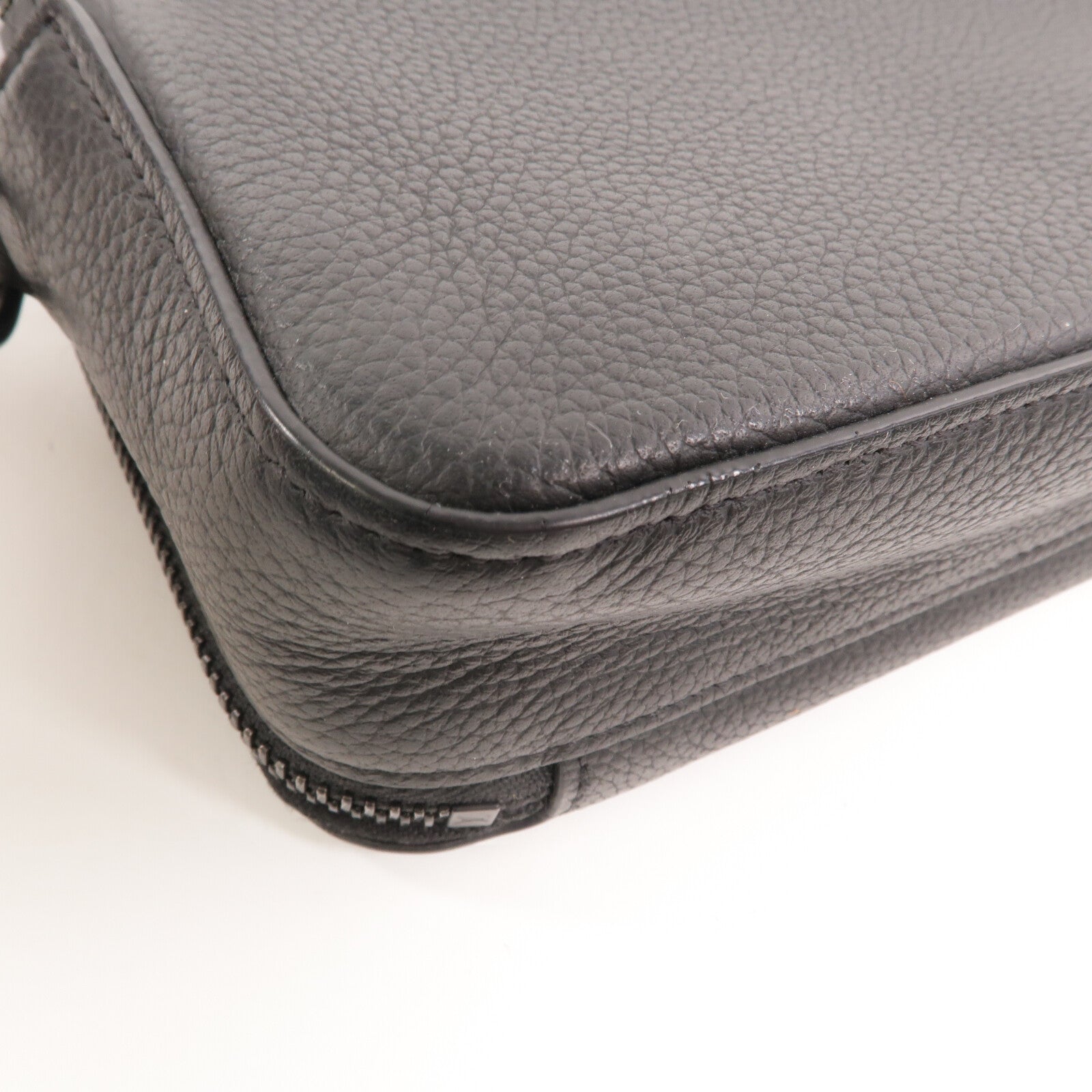 LOUIS VUITTON 牛皮皮革Alpha Wearable Wallet肩背袋