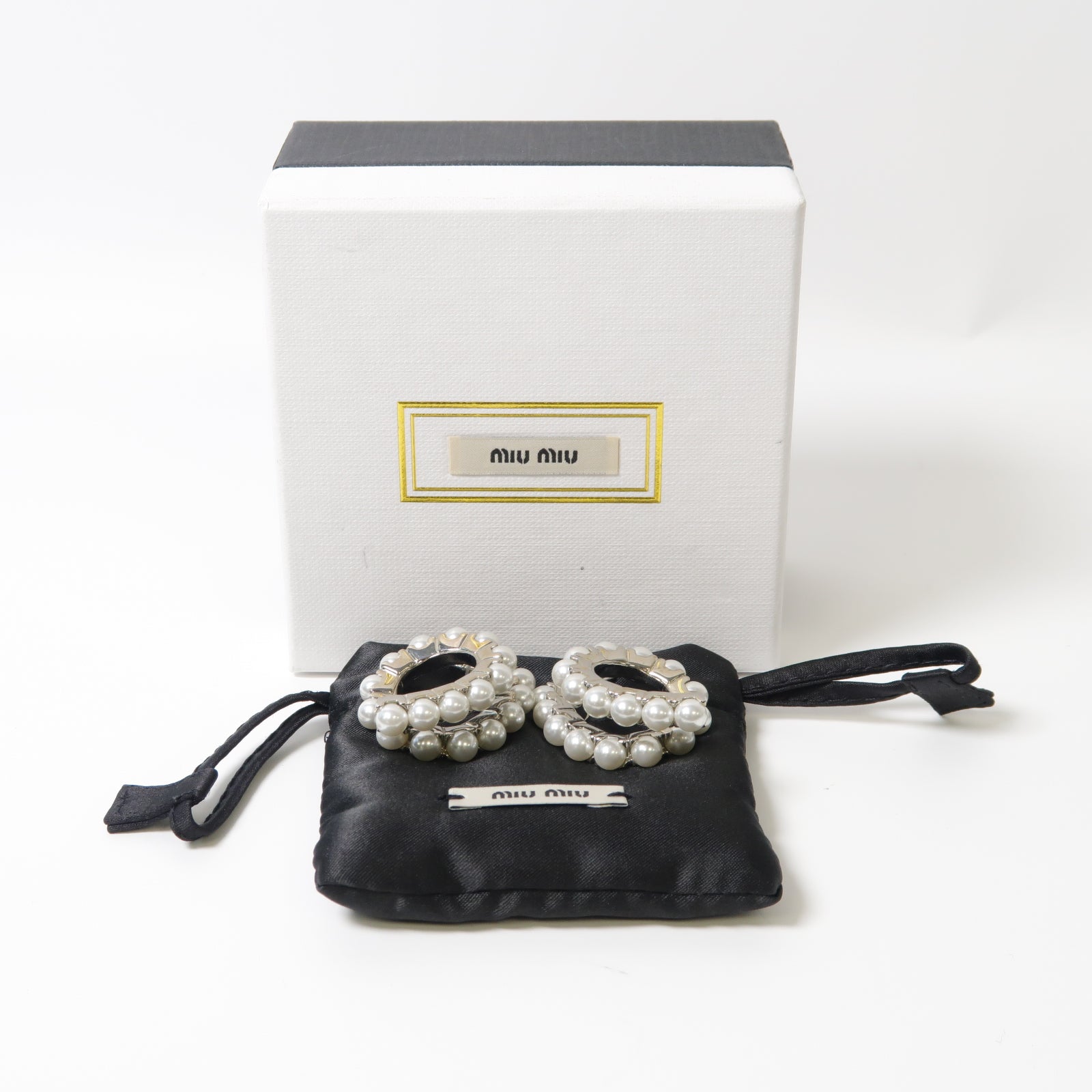 Miu Miu 【激減優惠】金屬Pearl Earrings耳環白色/銀色
