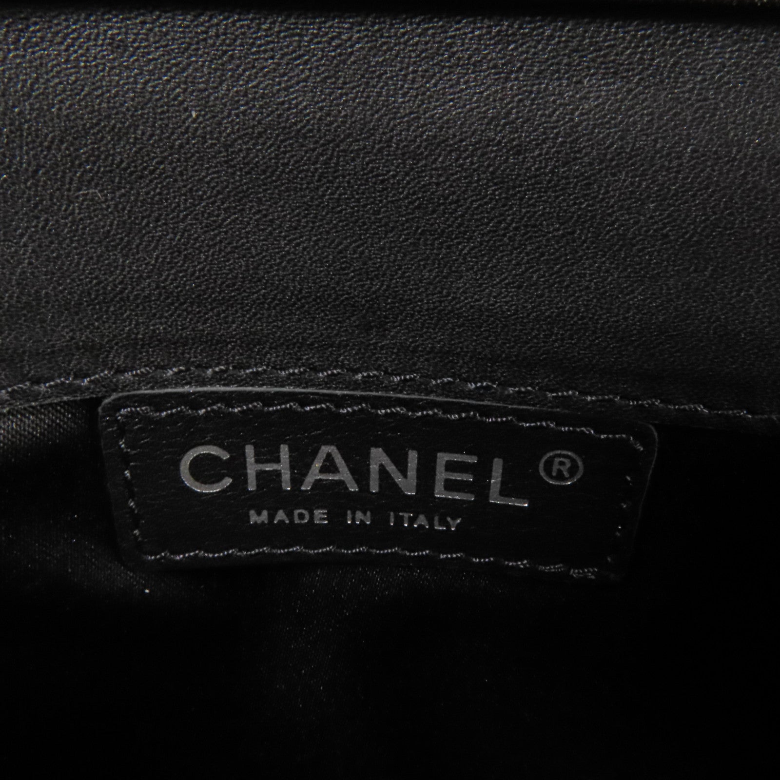 CHANEL 漆皮皮革WOC Wallet On Chain銀扣鏈帶肩背袋