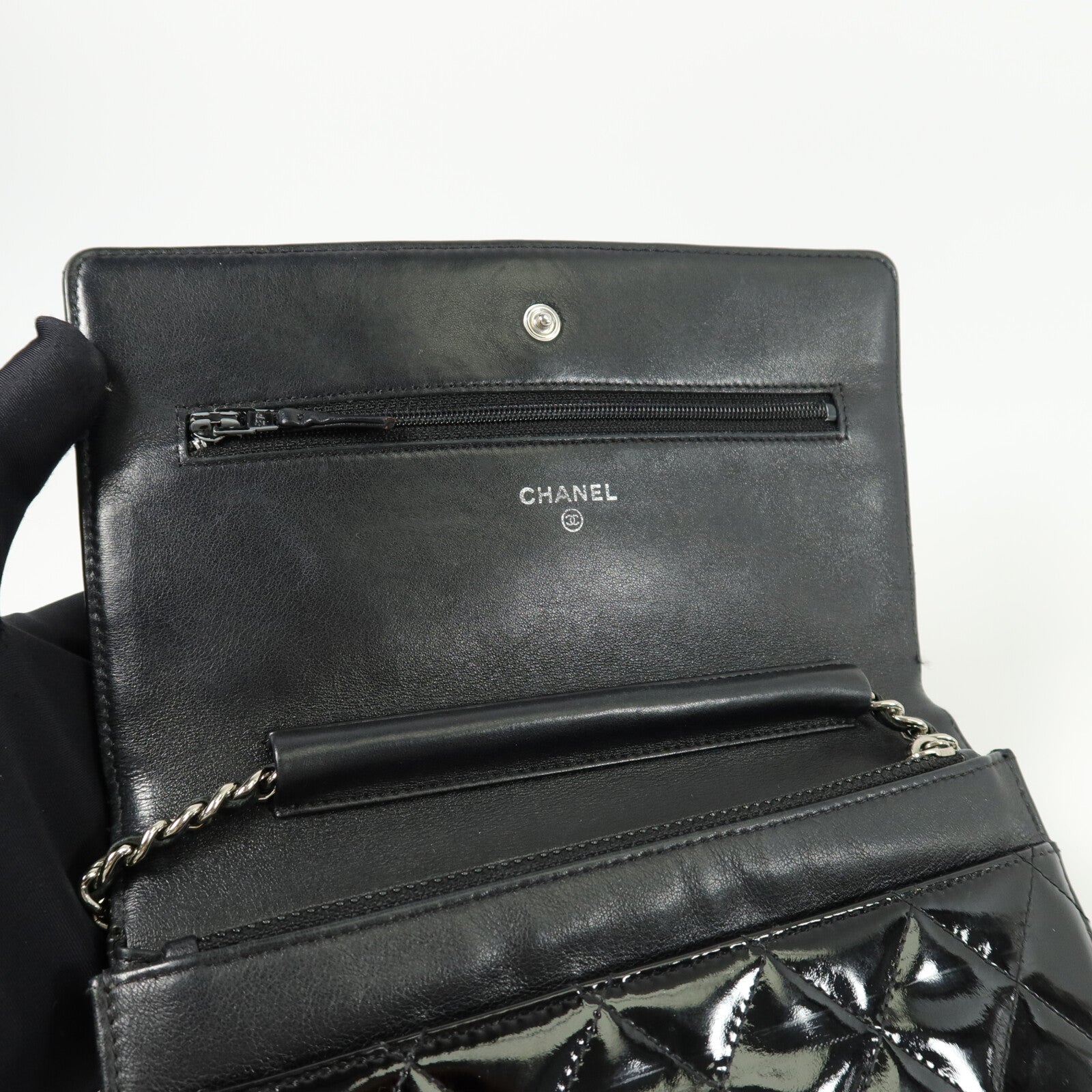 CHANEL 漆皮皮革Wallet On Chain Shoulder Bag鏈帶肩背袋