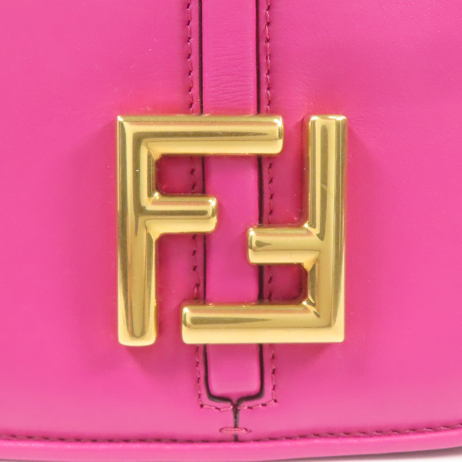 FENDI 【激減優惠】牛皮皮革C'mon Small金扣肩背袋