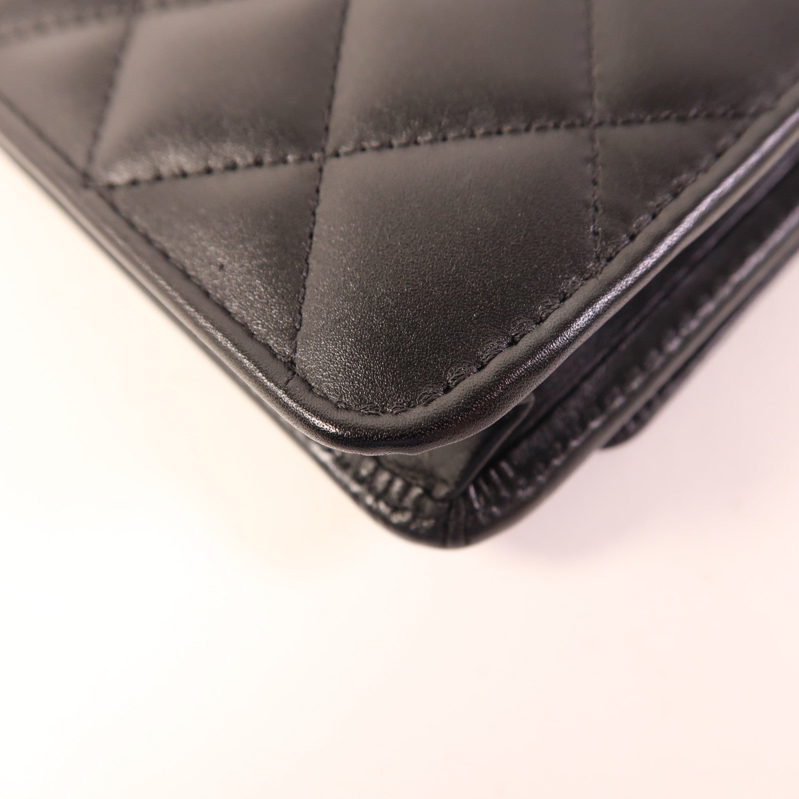 CHANEL 牛皮皮革WOC Wallet On Chain銀扣鏈帶肩背袋