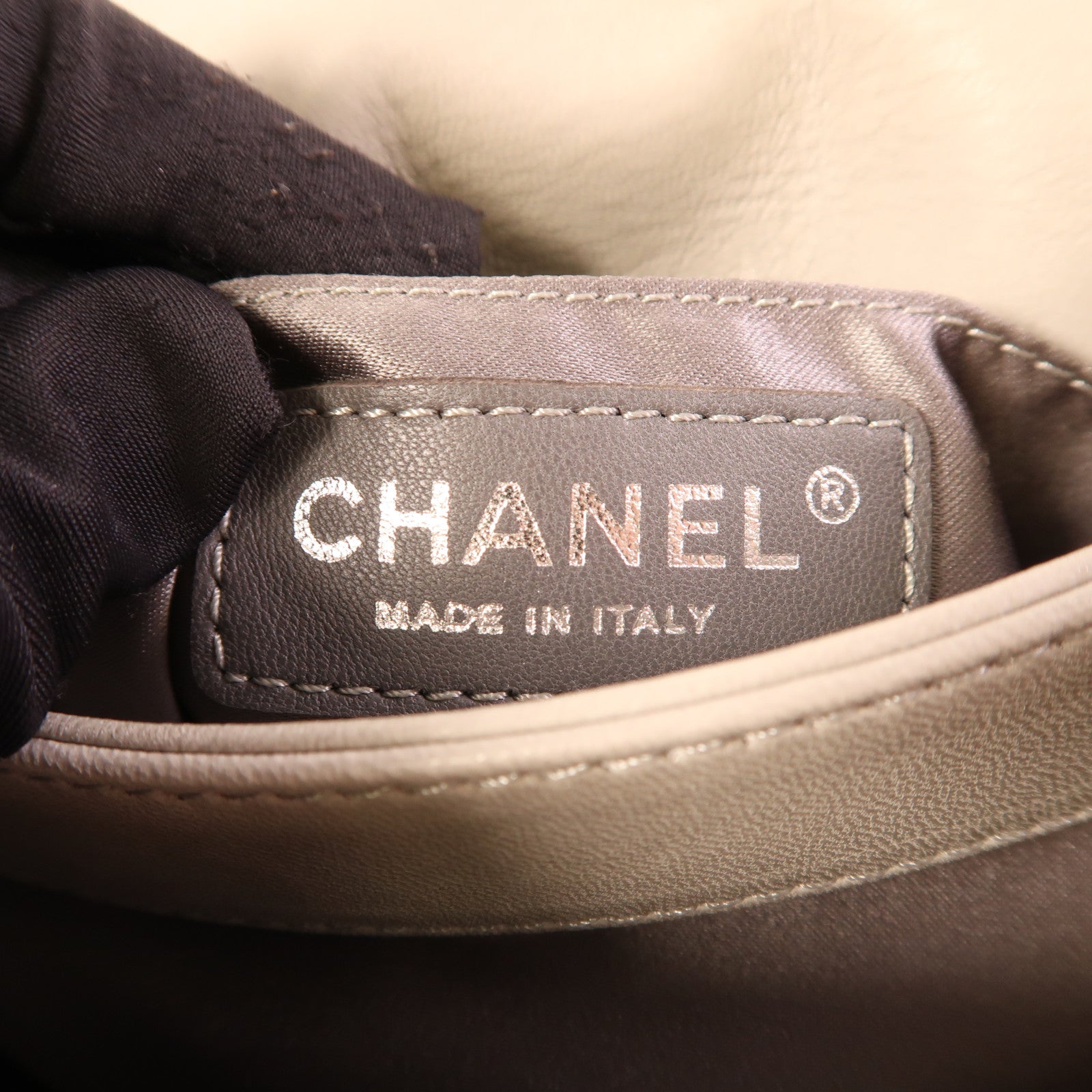 CHANEL 皮革Chain Shoulder銀扣鏈帶肩背袋