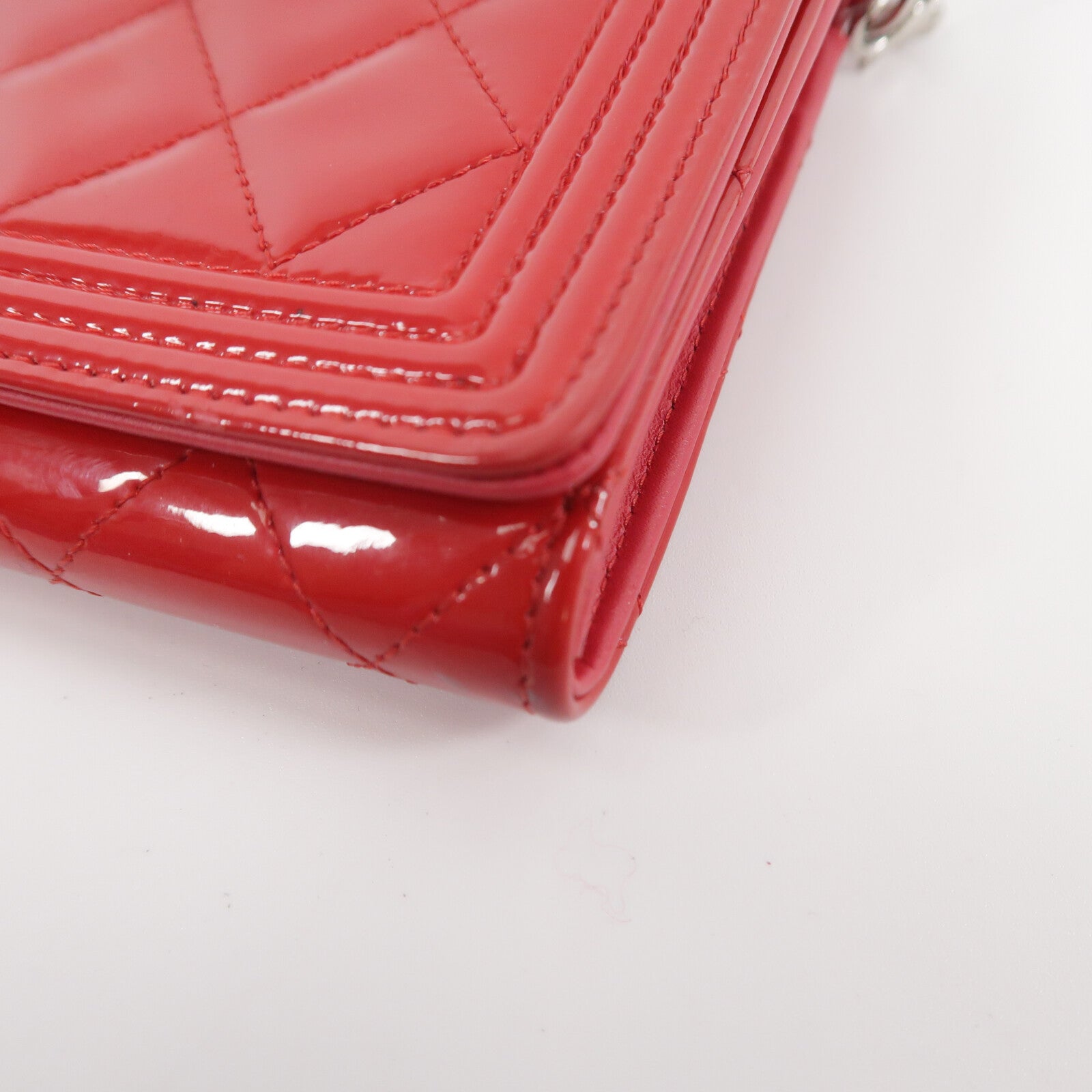 CHANEL 漆皮皮革Boy WOC Wallet On Chain鏈帶肩背袋
