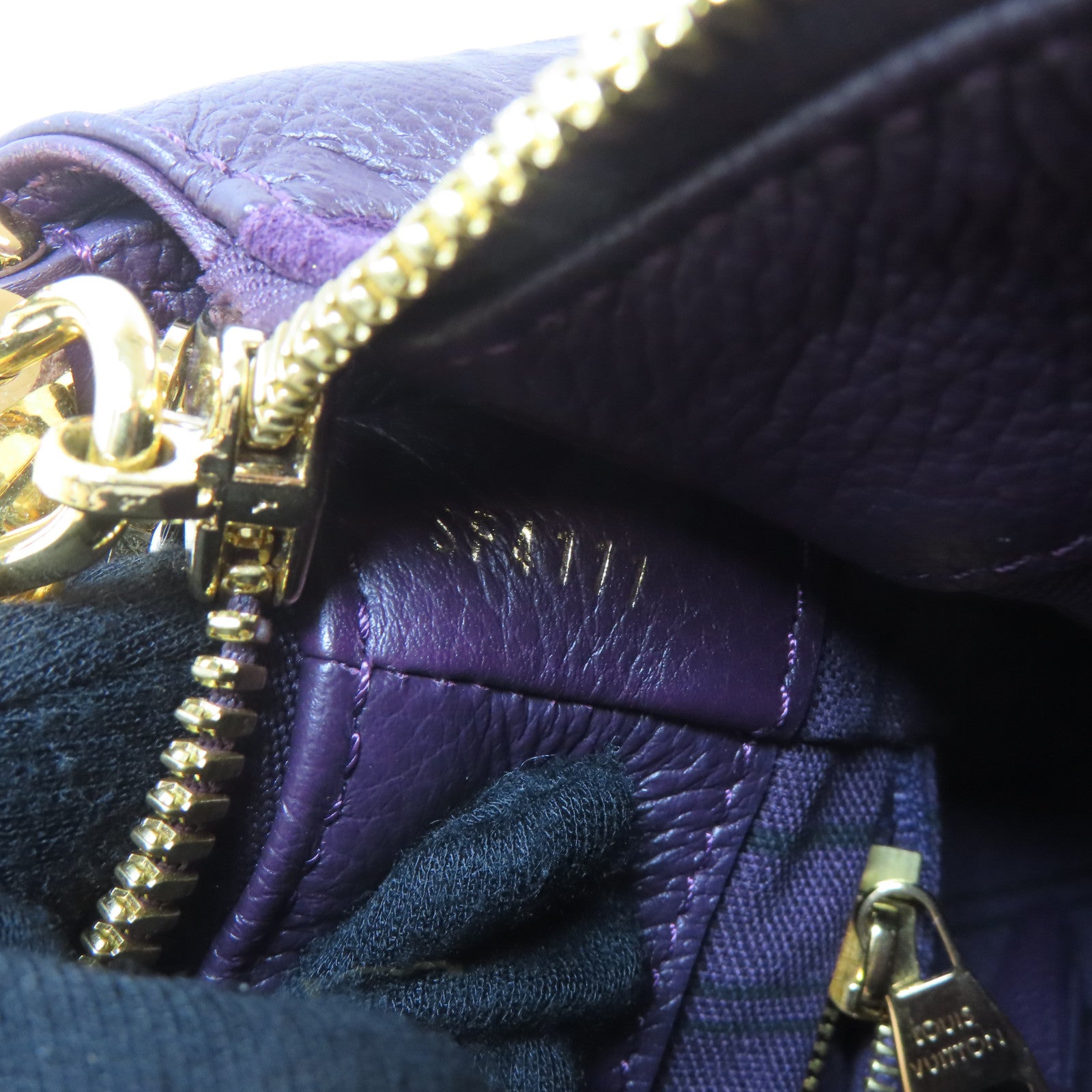 LOUIS VUITTON Monogram Empreinte Oda Shoes PM金扣手挽肩背兩用袋紫色