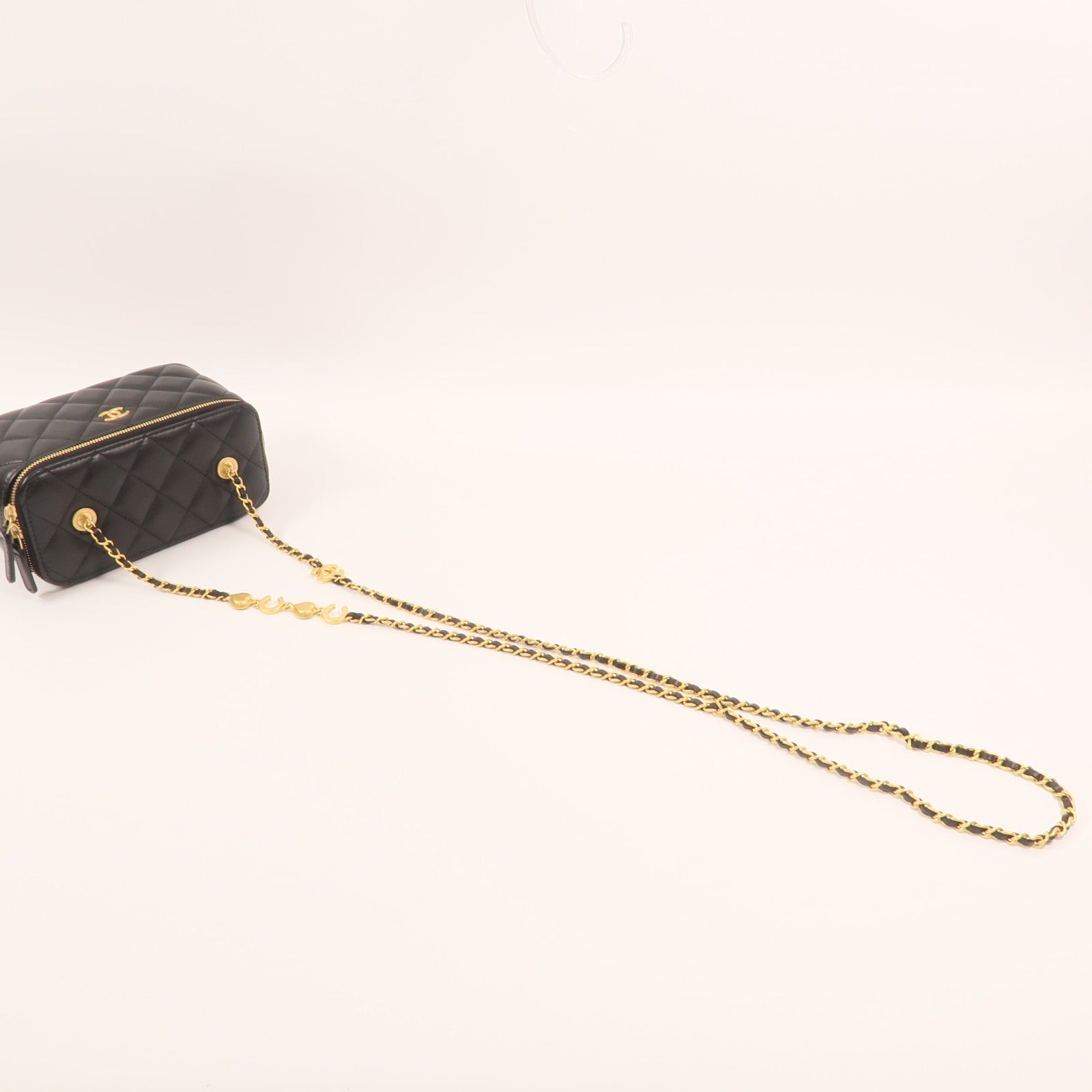 CHANEL 羊皮皮革Vanity Case金扣鏈帶肩背袋