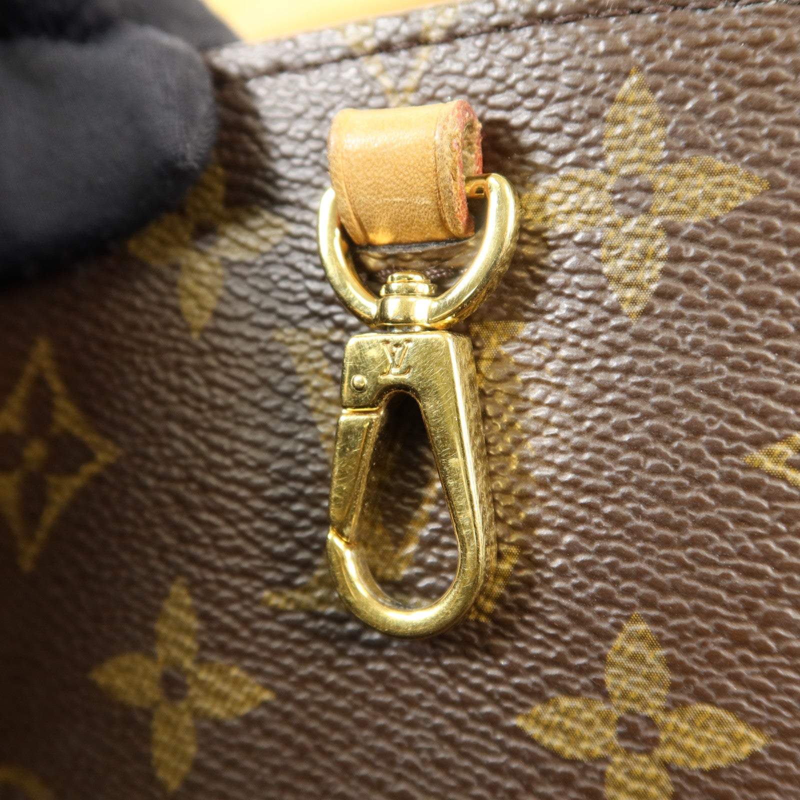 LOUIS VUITTON Monogram Montaigne MM金扣手挽肩背兩用袋