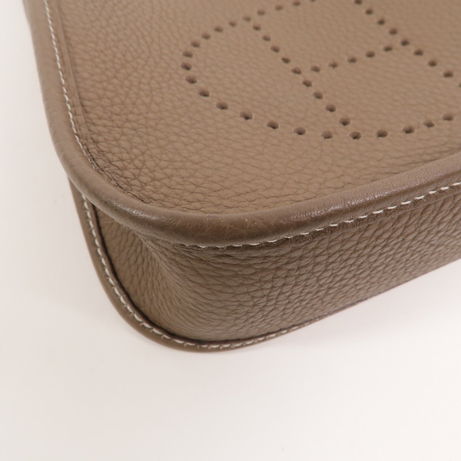 HERMES Clemence皮革Evelyne TPM肩背袋Etoupe