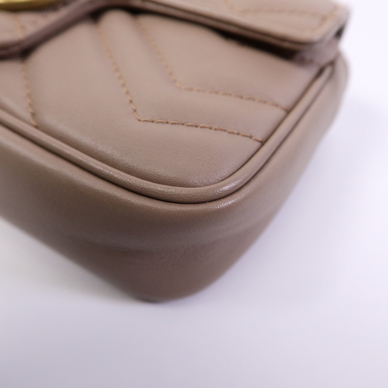 GUCCI 牛皮皮革GG Marmont Super Mini鏈帶肩背袋