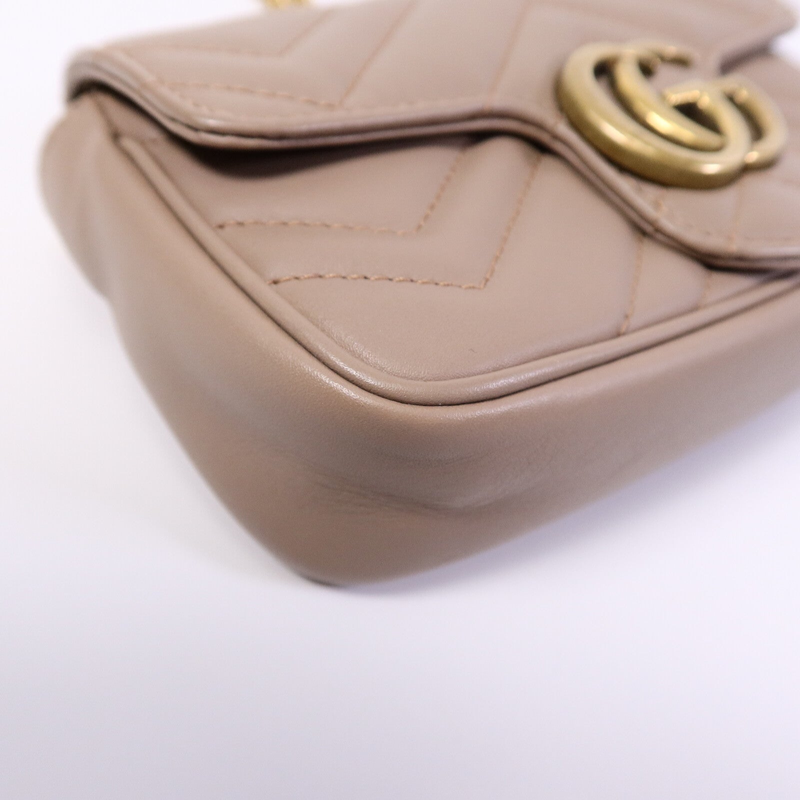GUCCI 牛皮皮革GG Marmont Super Mini鏈帶肩背袋