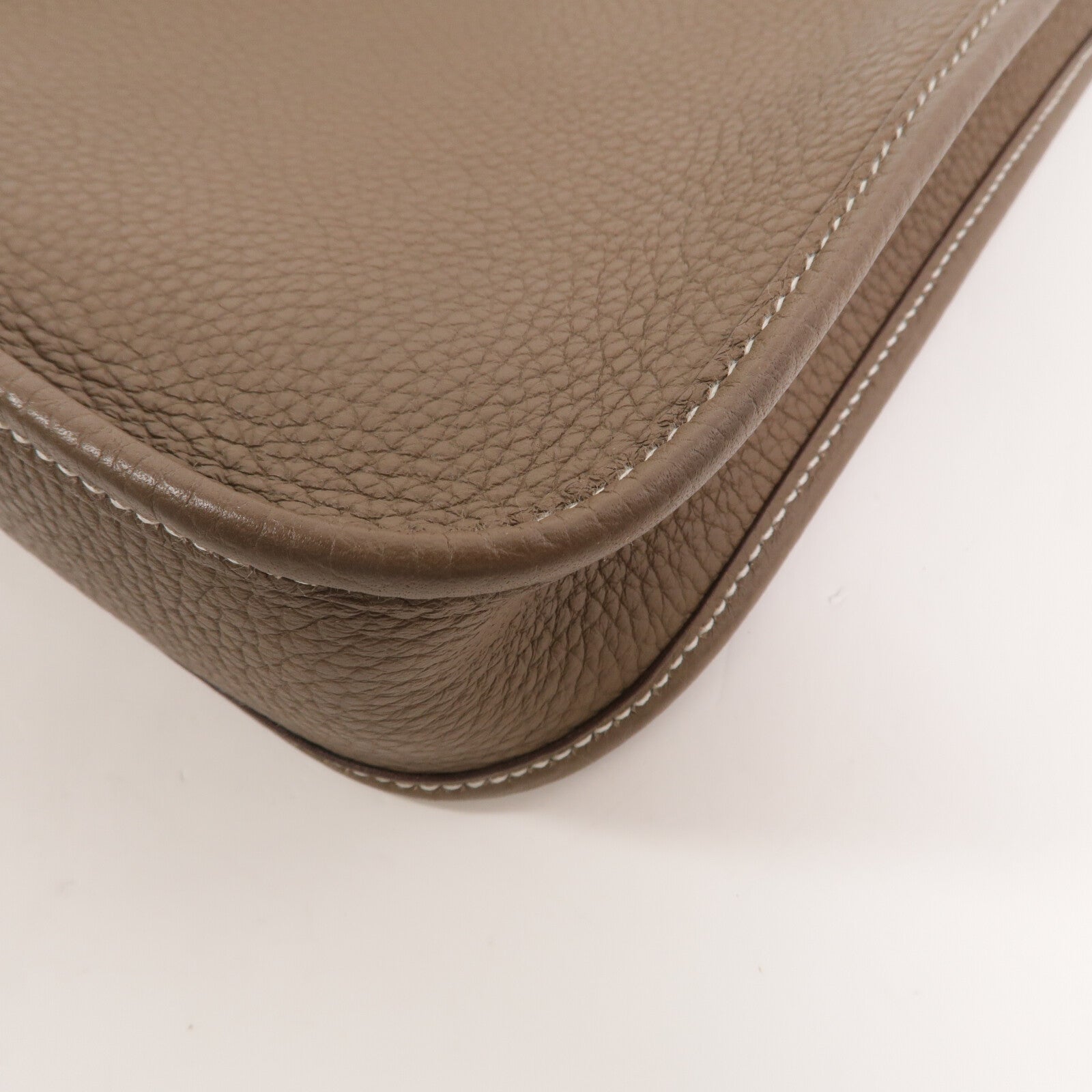 HERMES Clemence皮革Evelyne TPM肩背袋Etoupe