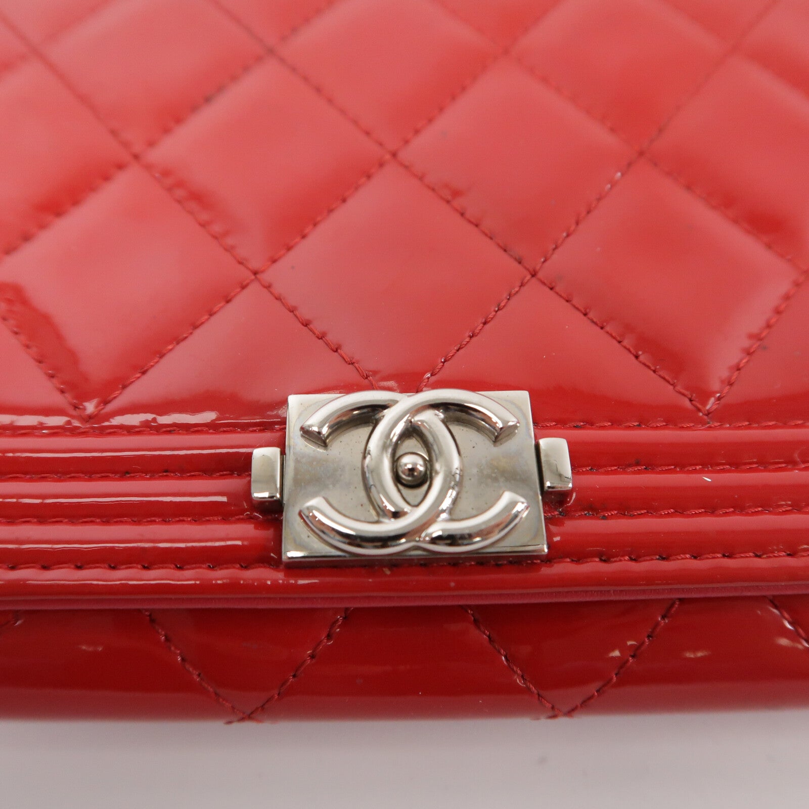 CHANEL 漆皮皮革Boy WOC Wallet On Chain鏈帶肩背袋