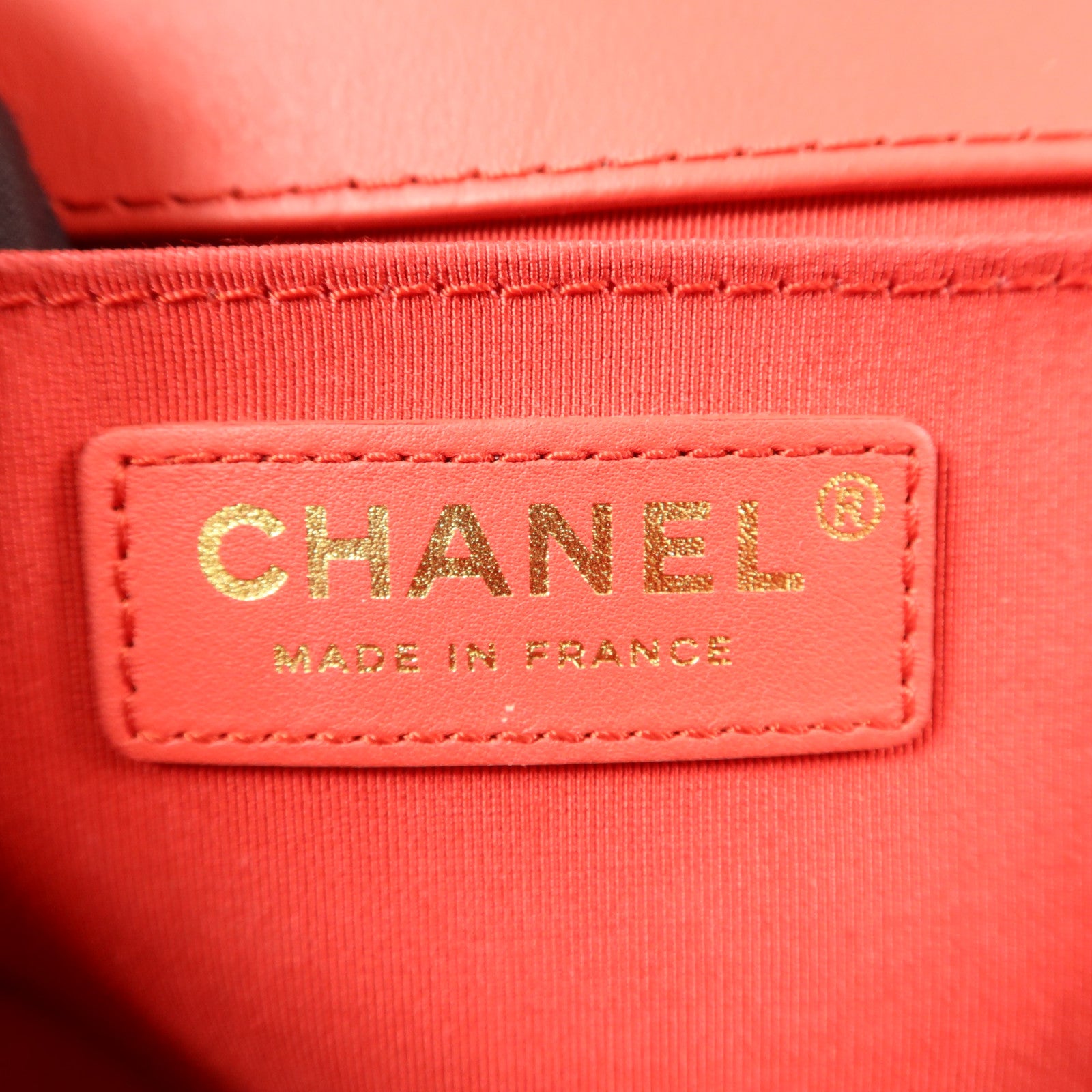 CHANEL 羊皮皮革Boy 25金扣鏈帶肩背袋
