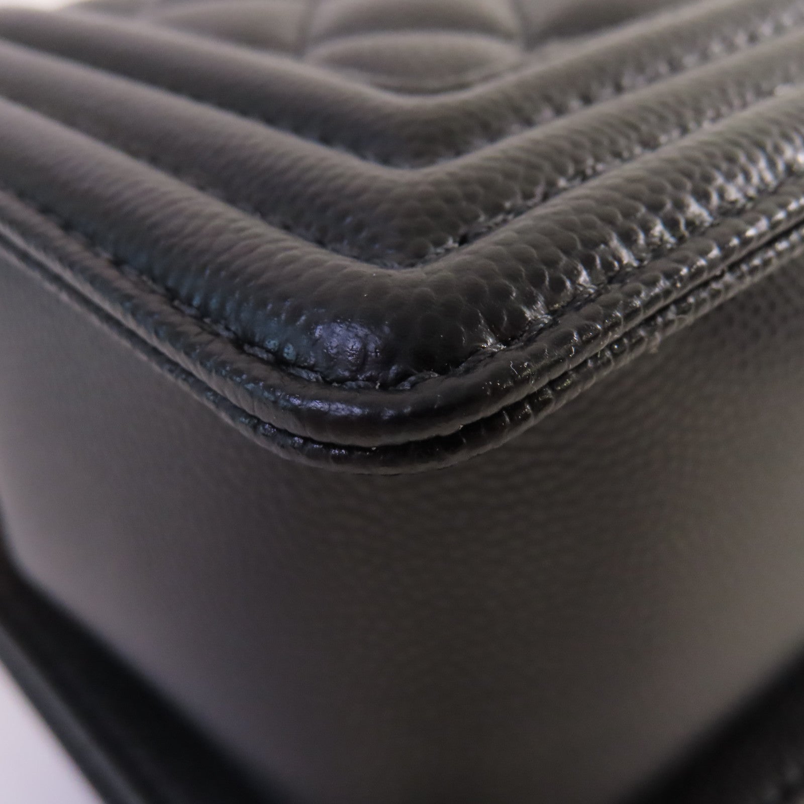CHANEL 菱格Caviar皮革Boy Chanel 20 Chain Shoulder Bag金扣鏈帶肩背袋黑色