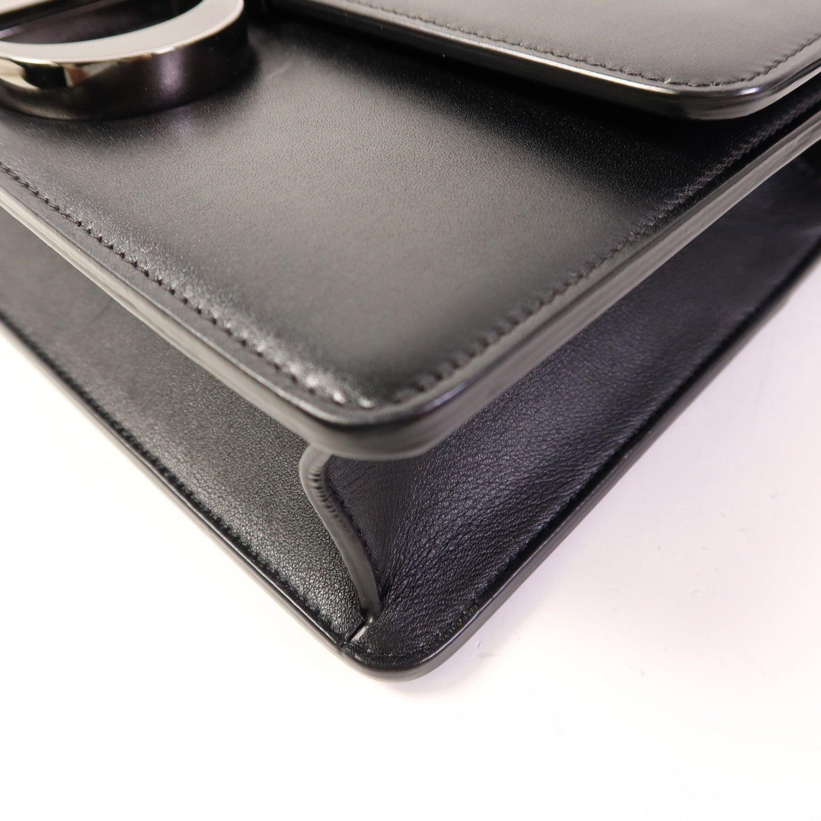 Dior 牛皮皮革Montaigne 30肩背袋