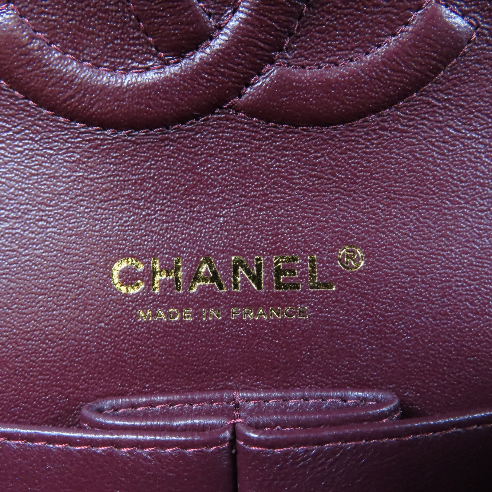 CHANEL 菱格Caviar皮革Classic Flap Bag金扣鏈帶肩背袋黑色