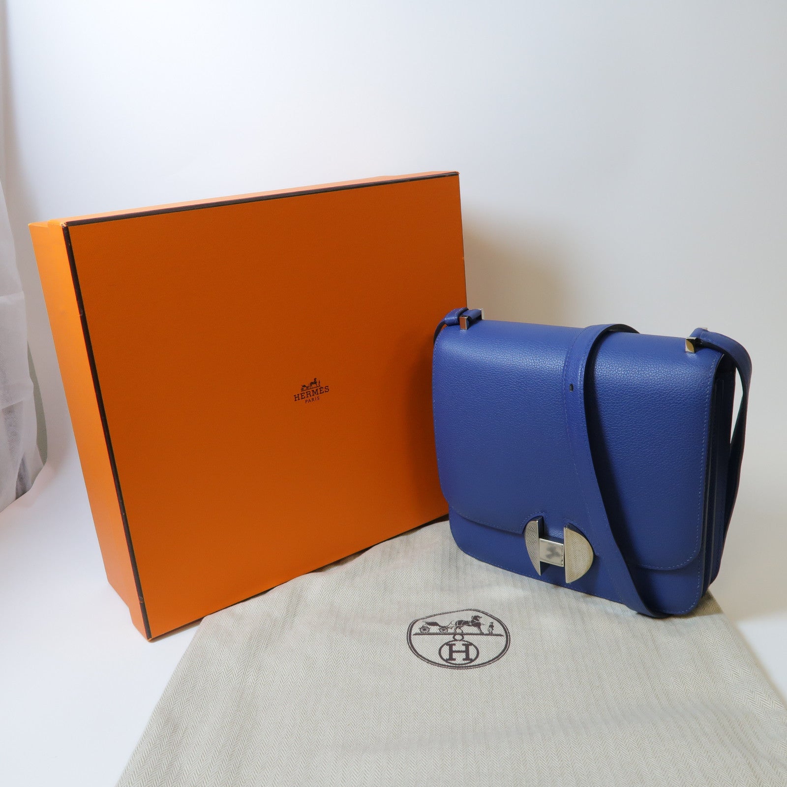 HERMES **【清倉大減價】Evercolor皮革2002 20cm銀扣肩背袋布萊頓藍色