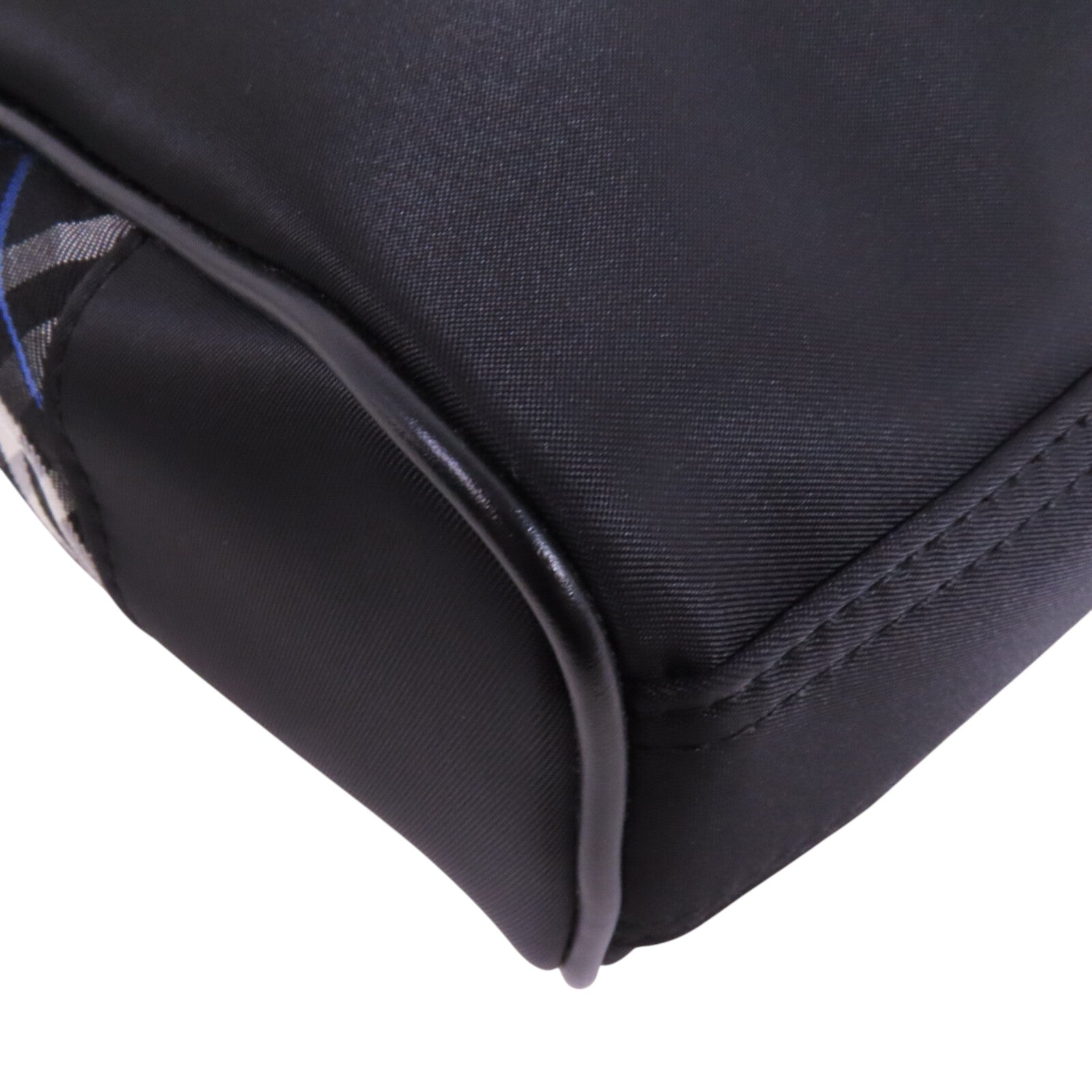 BURBERRY 尼龍Shoulder Bag銀扣肩背袋