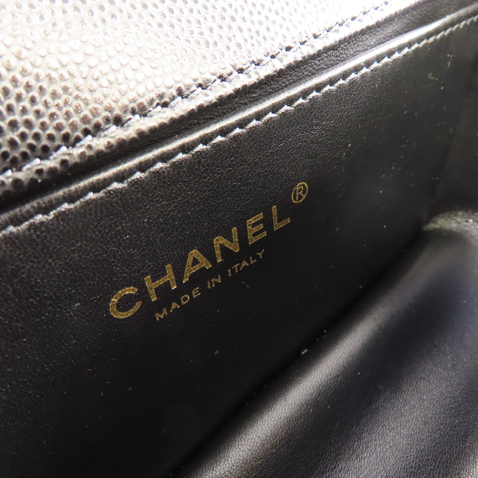 CHANEL 菱格Caviar皮革Boy Chanel 20 Chain Shoulder Bag金扣鏈帶肩背袋黑色