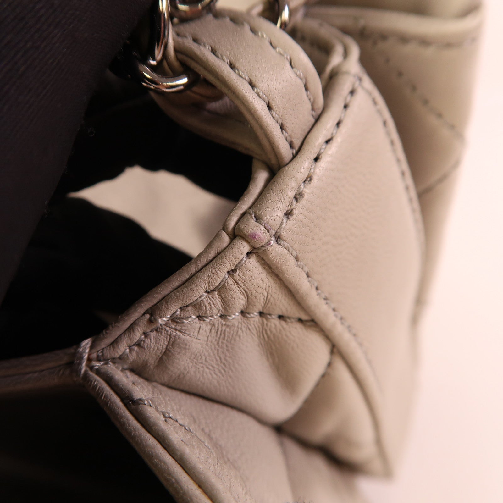 CHANEL 皮革Chain Shoulder銀扣鏈帶肩背袋