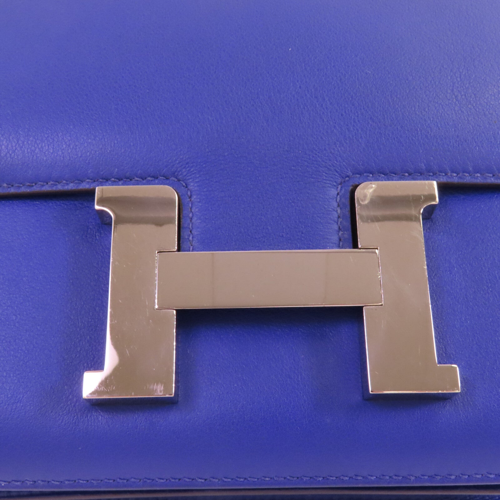 HERMES Swift皮革Constance 24銀扣肩背袋Blue Electric