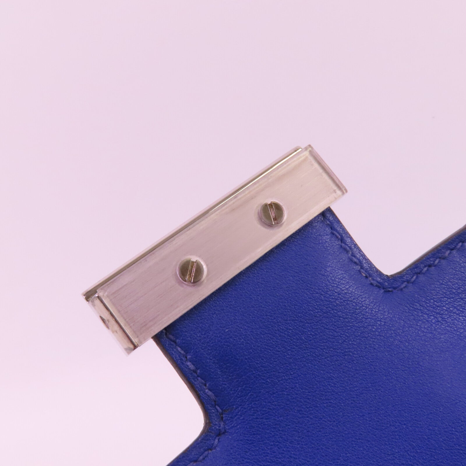 HERMES Swift皮革Constance 24銀扣肩背袋Blue Electric