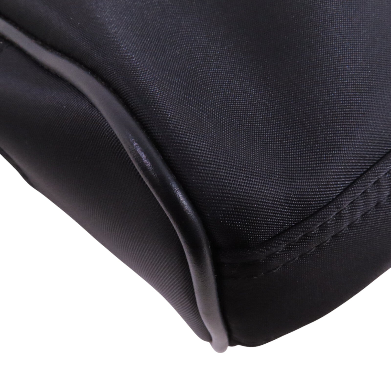 BURBERRY 尼龍Shoulder Bag銀扣肩背袋