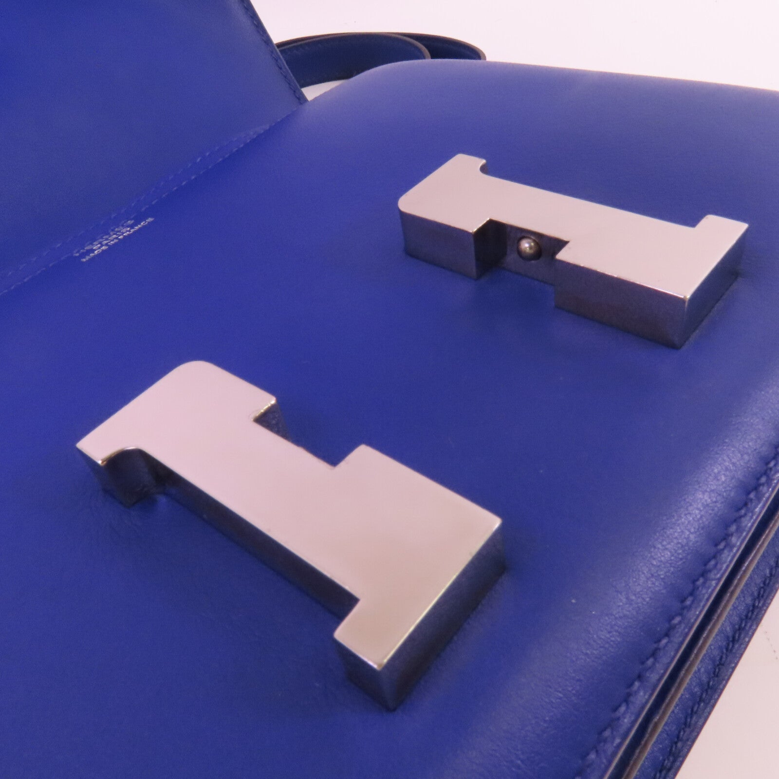 HERMES Swift皮革Constance 24銀扣肩背袋Blue Electric