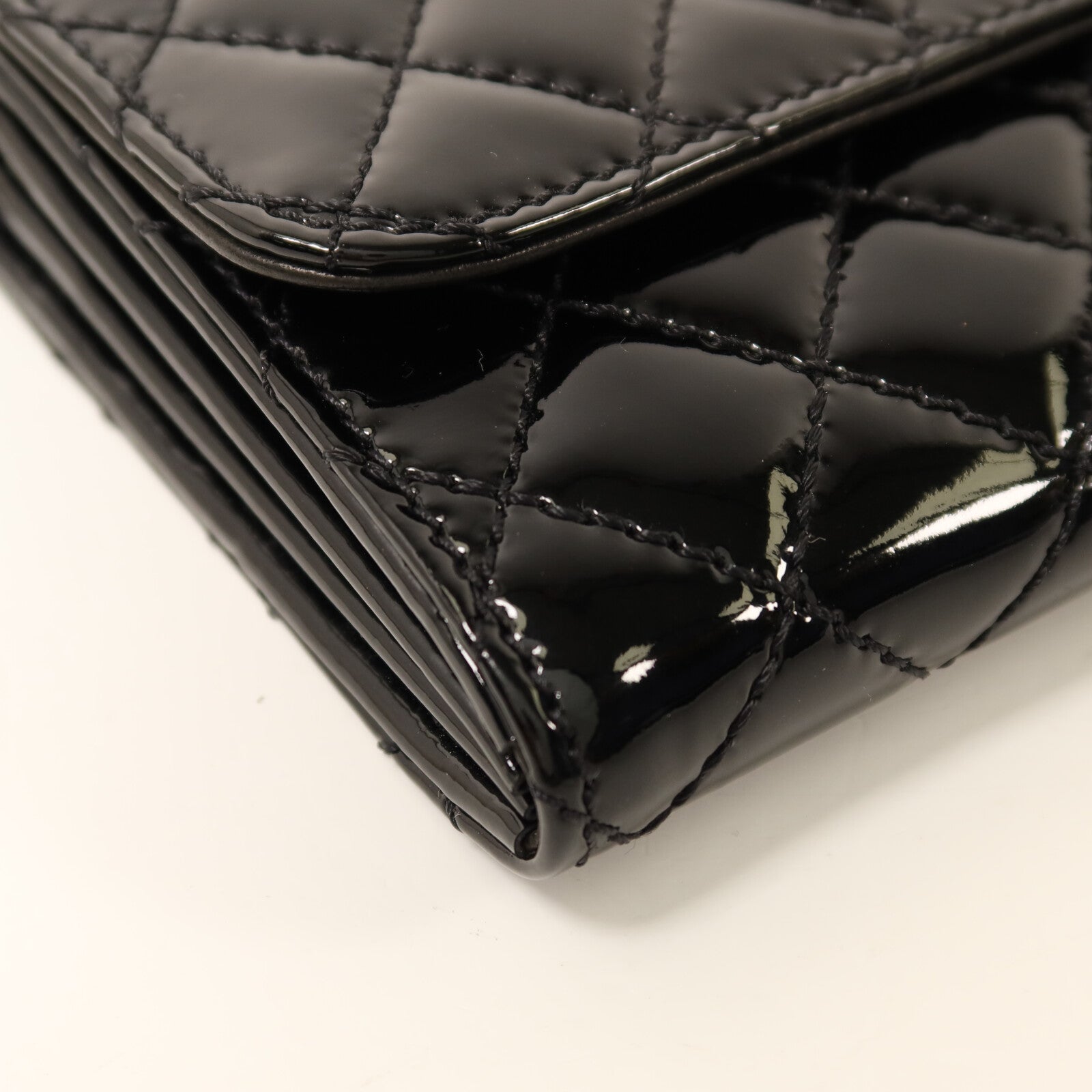 CHANEL 漆皮皮革Chain Shoulder銀扣鏈帶肩背袋