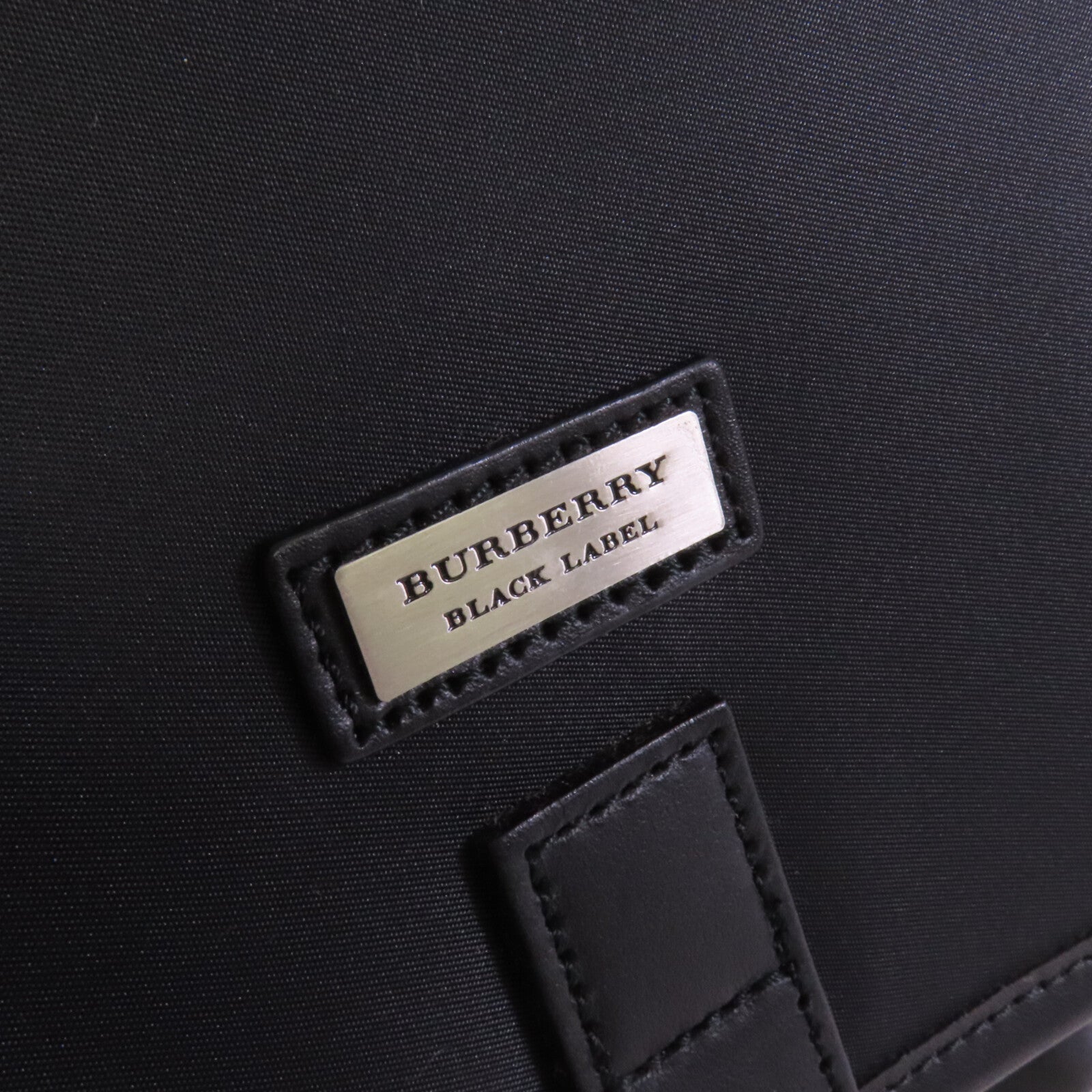 BURBERRY 尼龍Shoulder Bag銀扣肩背袋