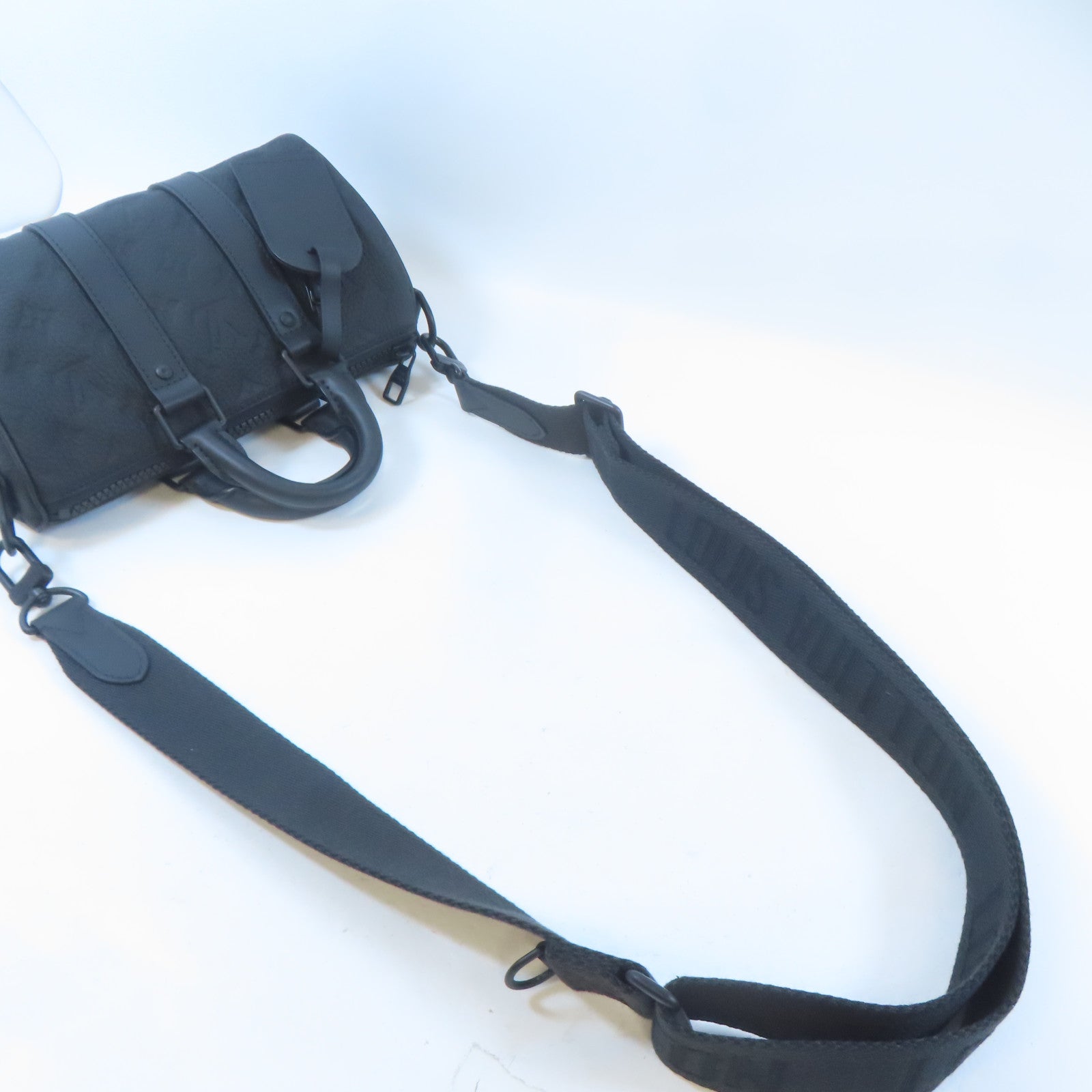 LOUIS VUITTON Monogram Taurillon Keepall Bandoliere 25手挽肩背兩用袋黑色