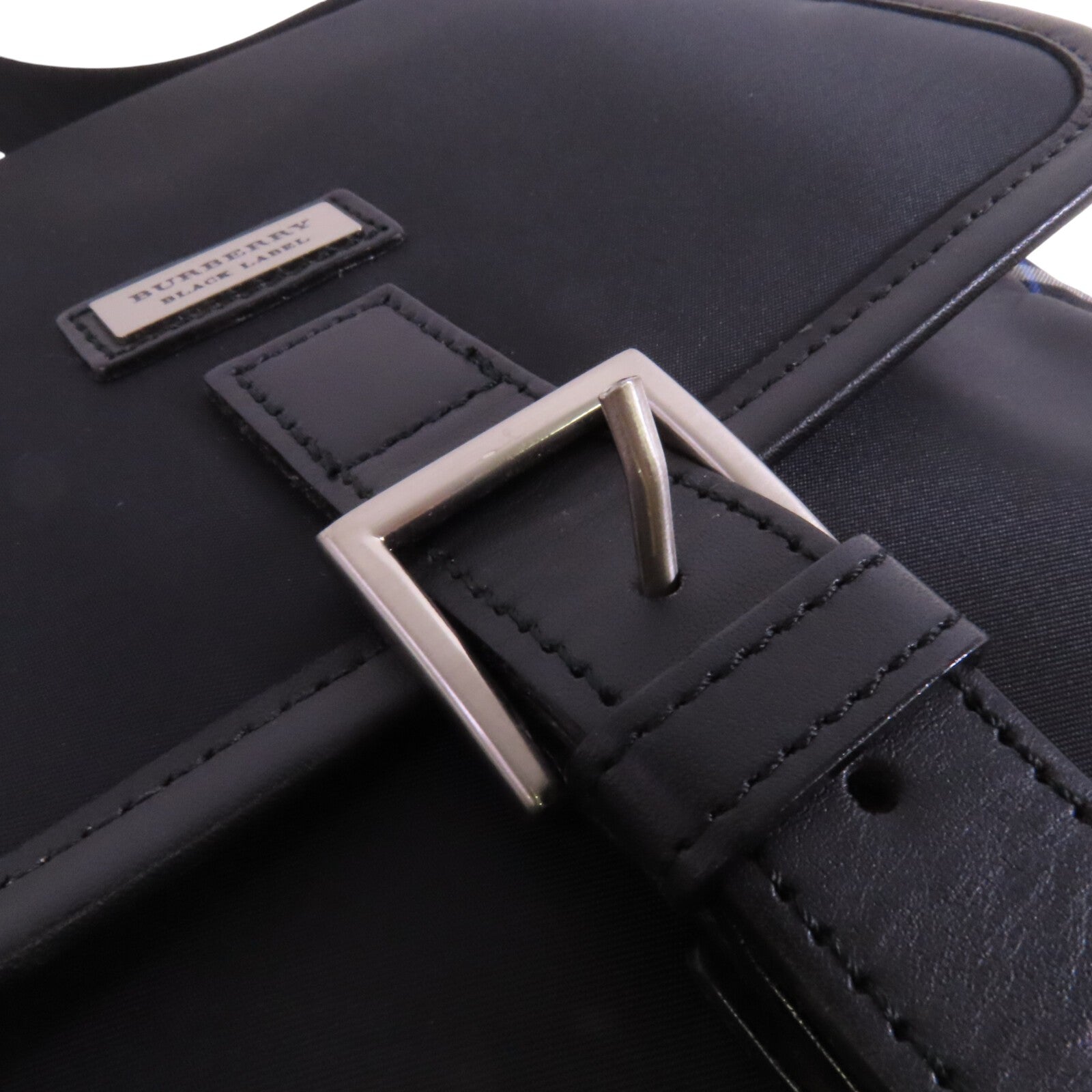 BURBERRY 尼龍Shoulder Bag銀扣肩背袋