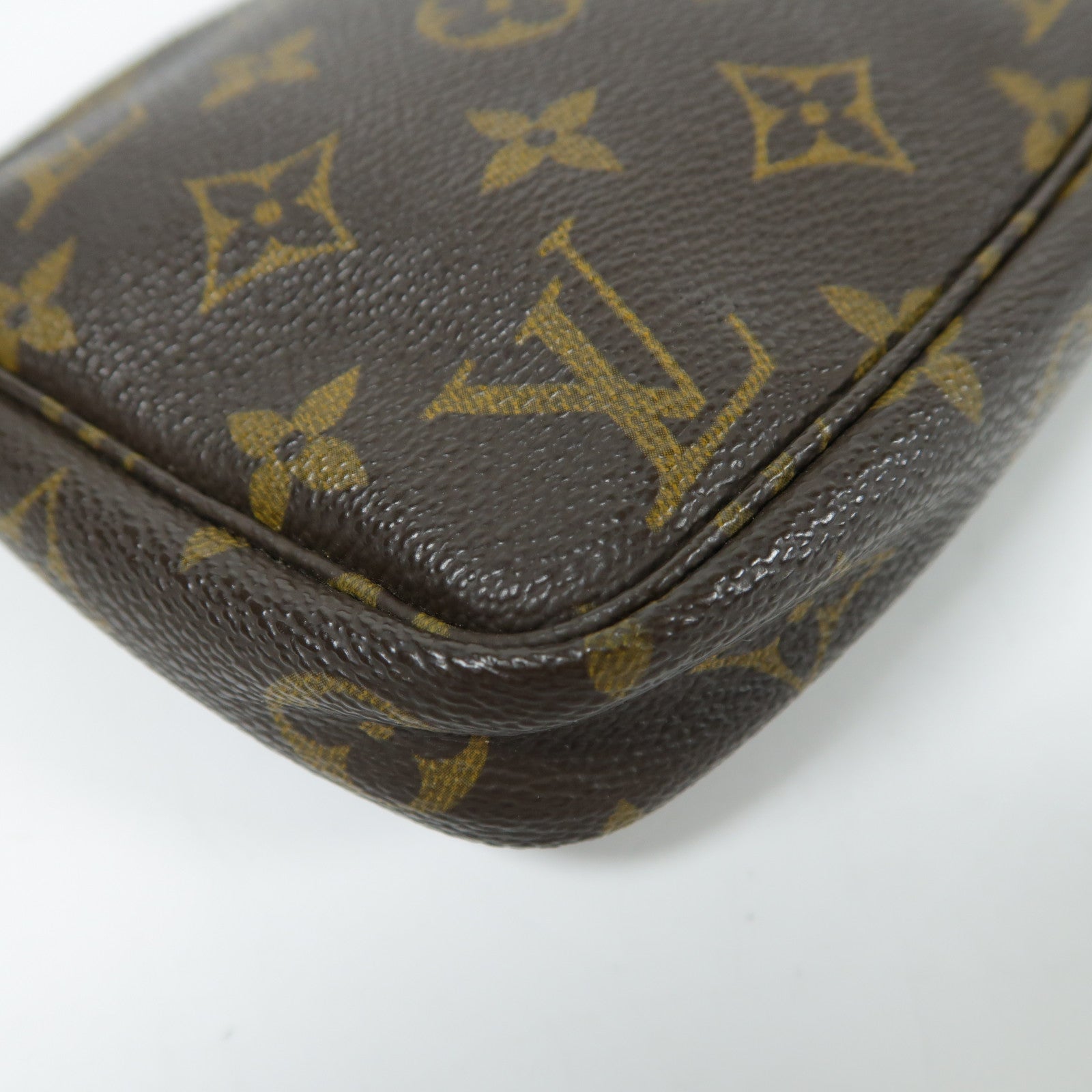 LOUIS VUITTON Monogram Pochette Accessoires金扣手拿包